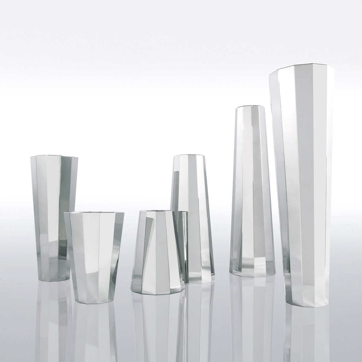 Produkt Dodici Ventuno Vase des Herstellers Forhouse anzeigen