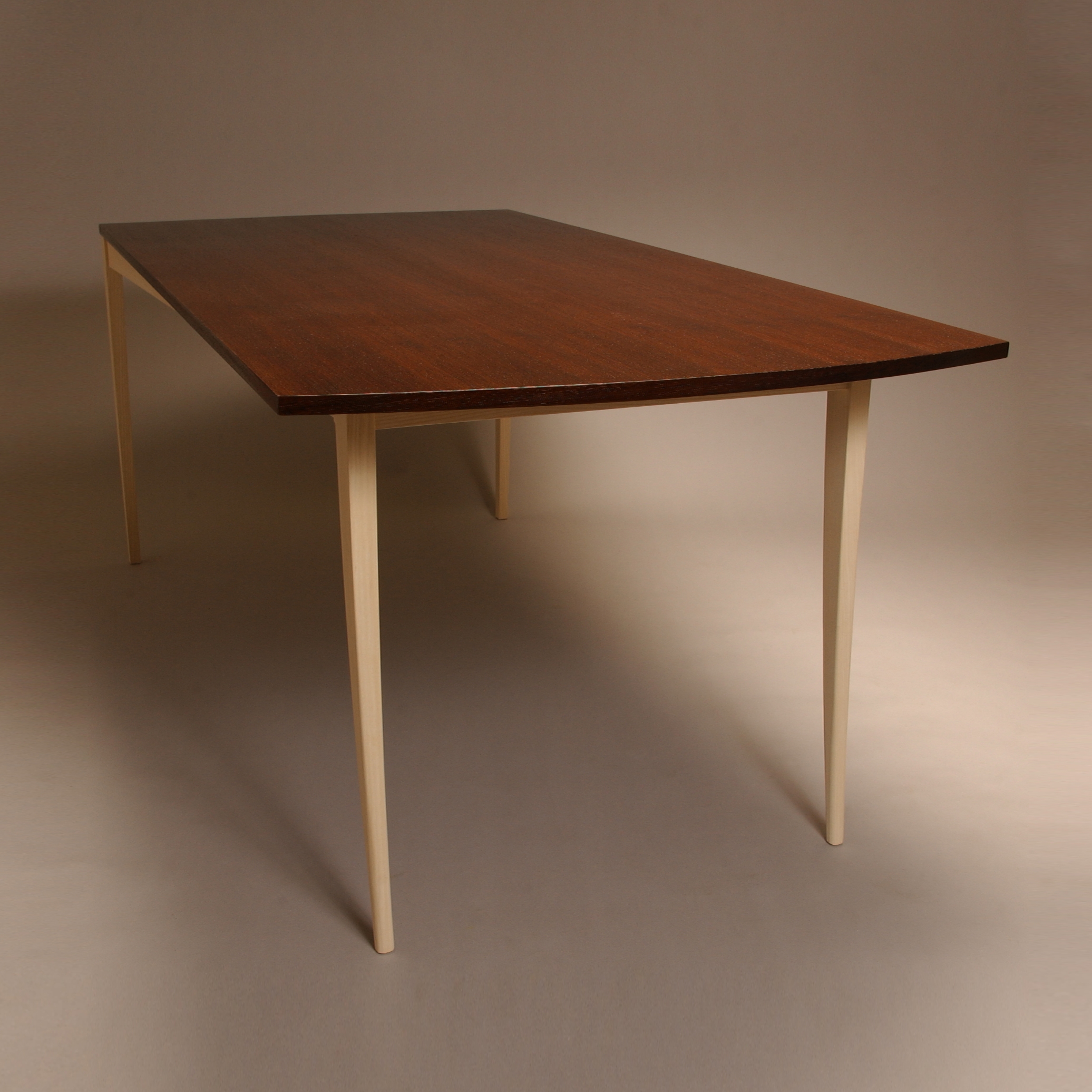 Afficher le produit B.1 du fabricant PWH Furniture