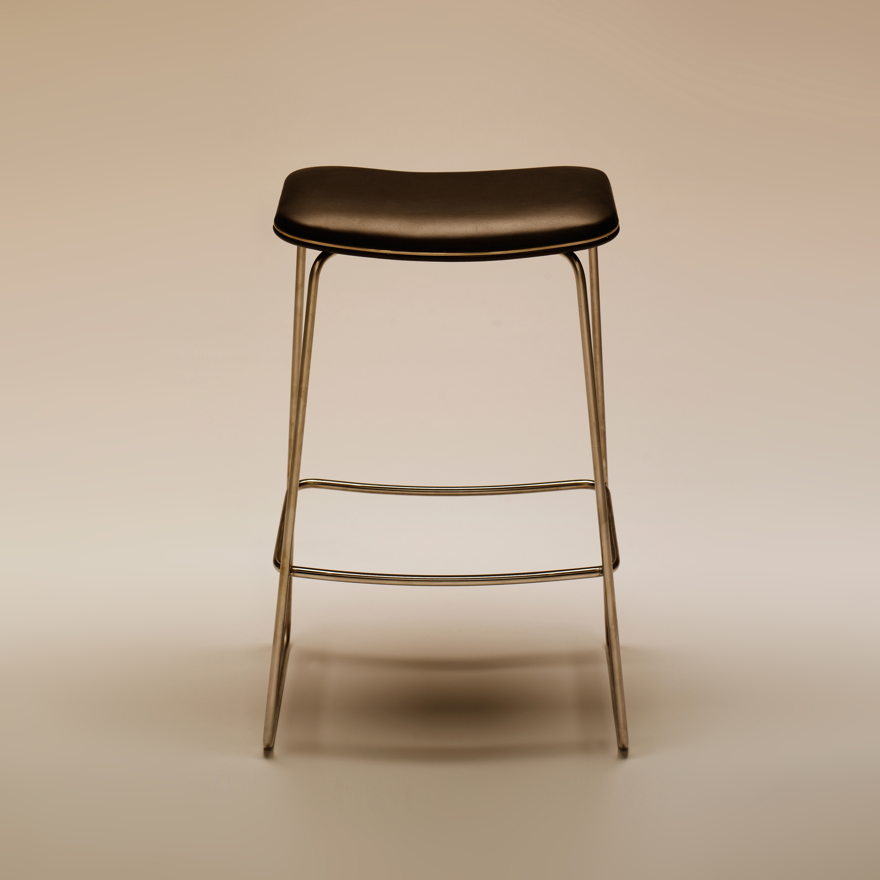 Mostrar el producto P.1 630 del fabricante PWH Furniture
