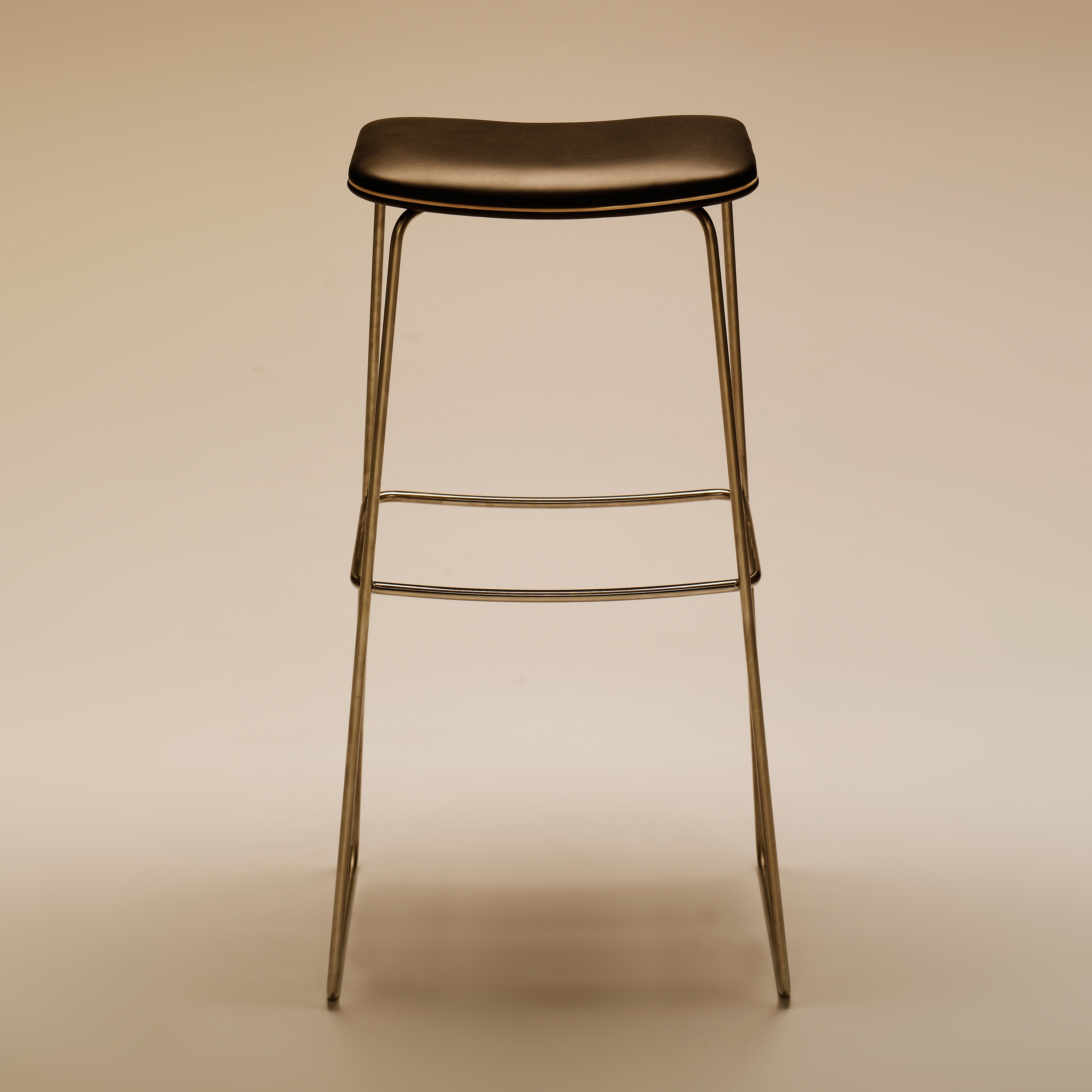 Mostrar el producto P.1 780 del fabricante PWH Furniture