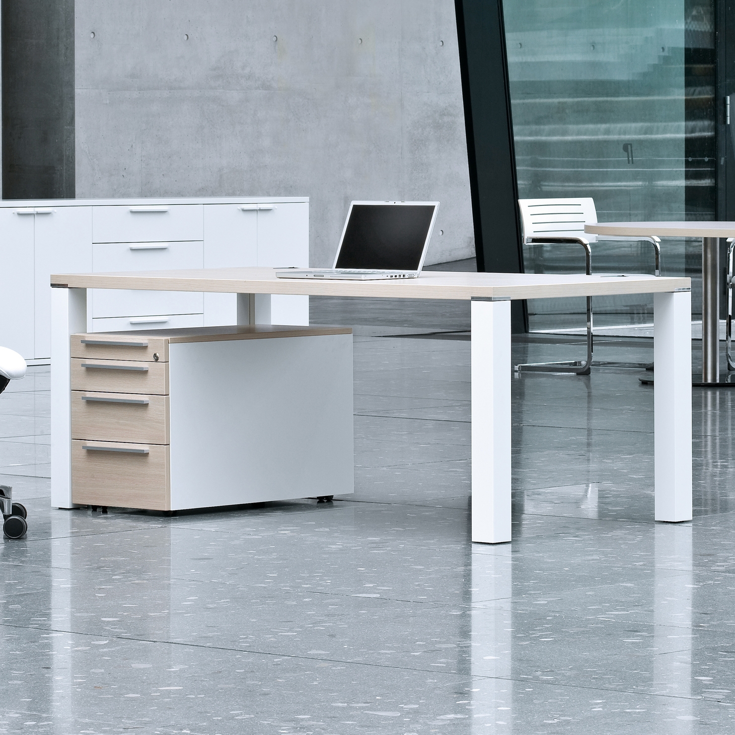 Mostrar el producto iONE Work station del fabricante LEUWICO