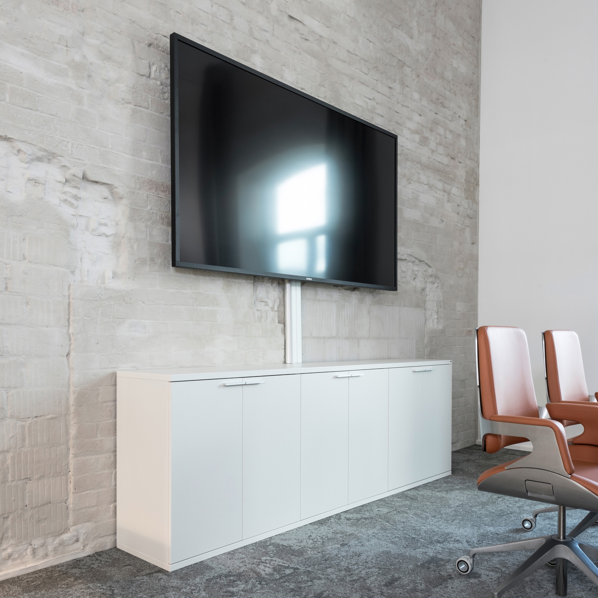 Mostra il prodotto iSCUBE Sideboard del produttore LEUWICO