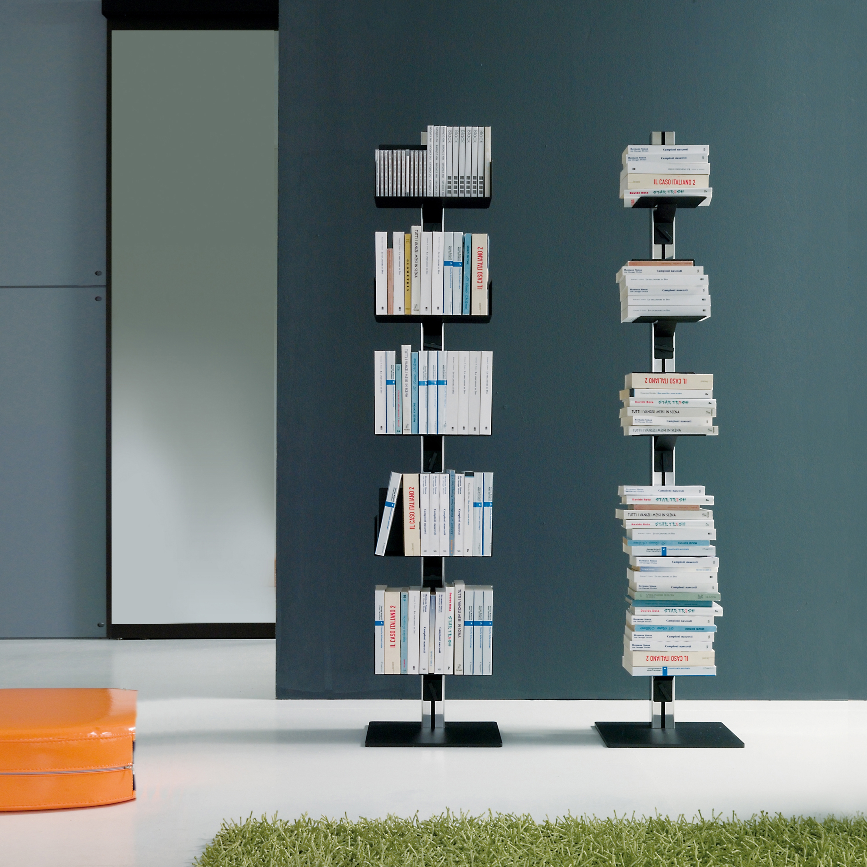 Totem | Porta-Libri Autoportante