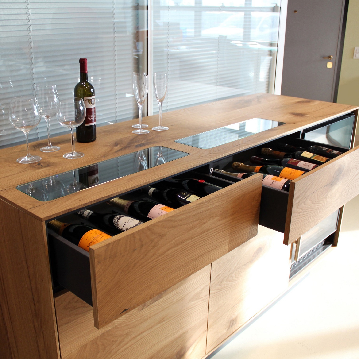 ARREDO DI SERVIZIO VINO
