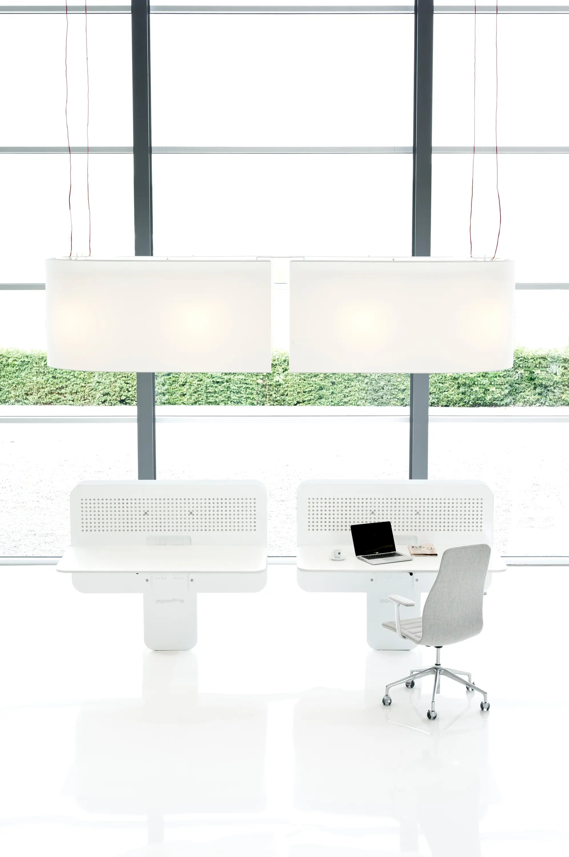 Incradible - The Desk