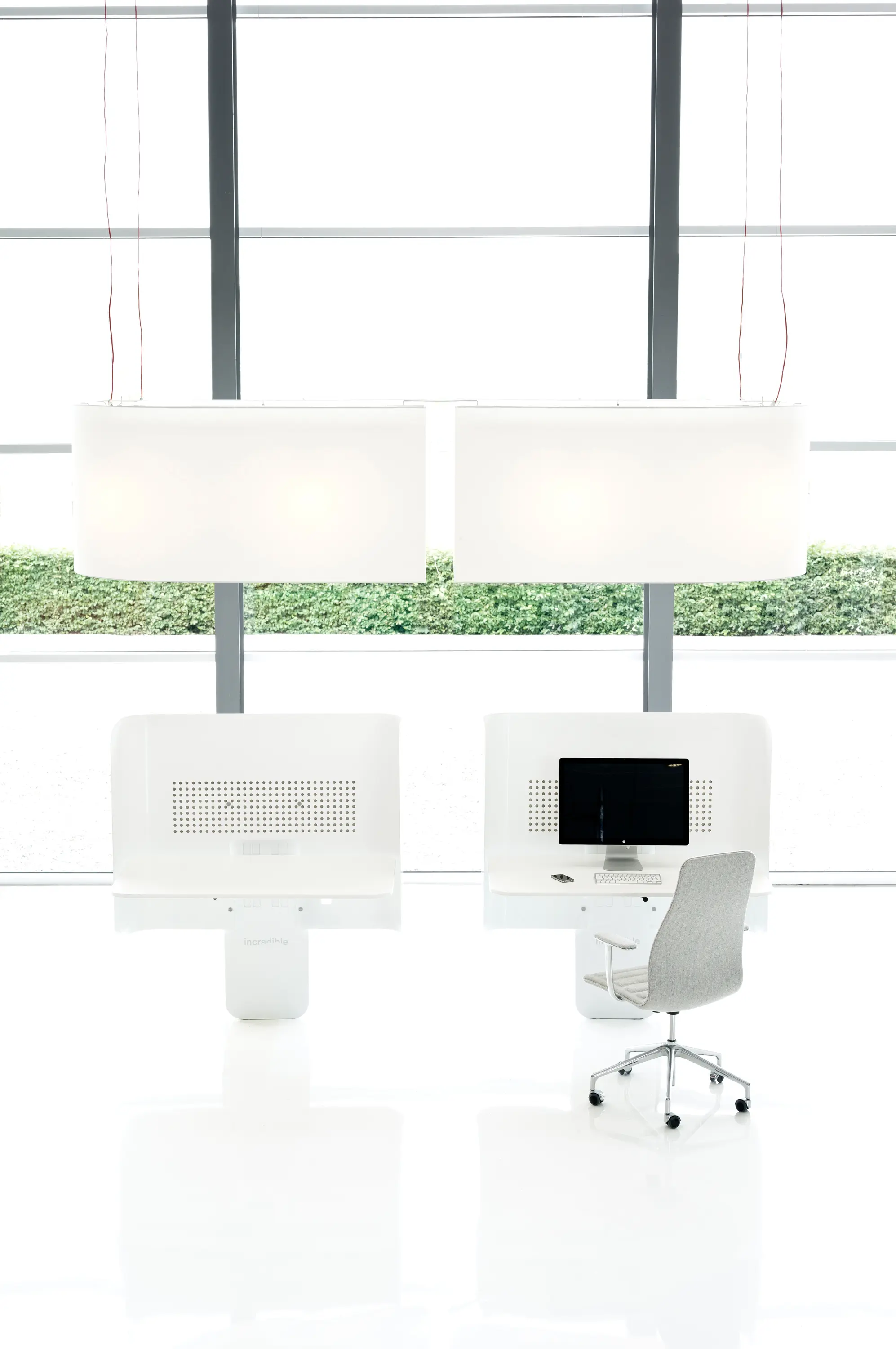 Incradible - The Desk