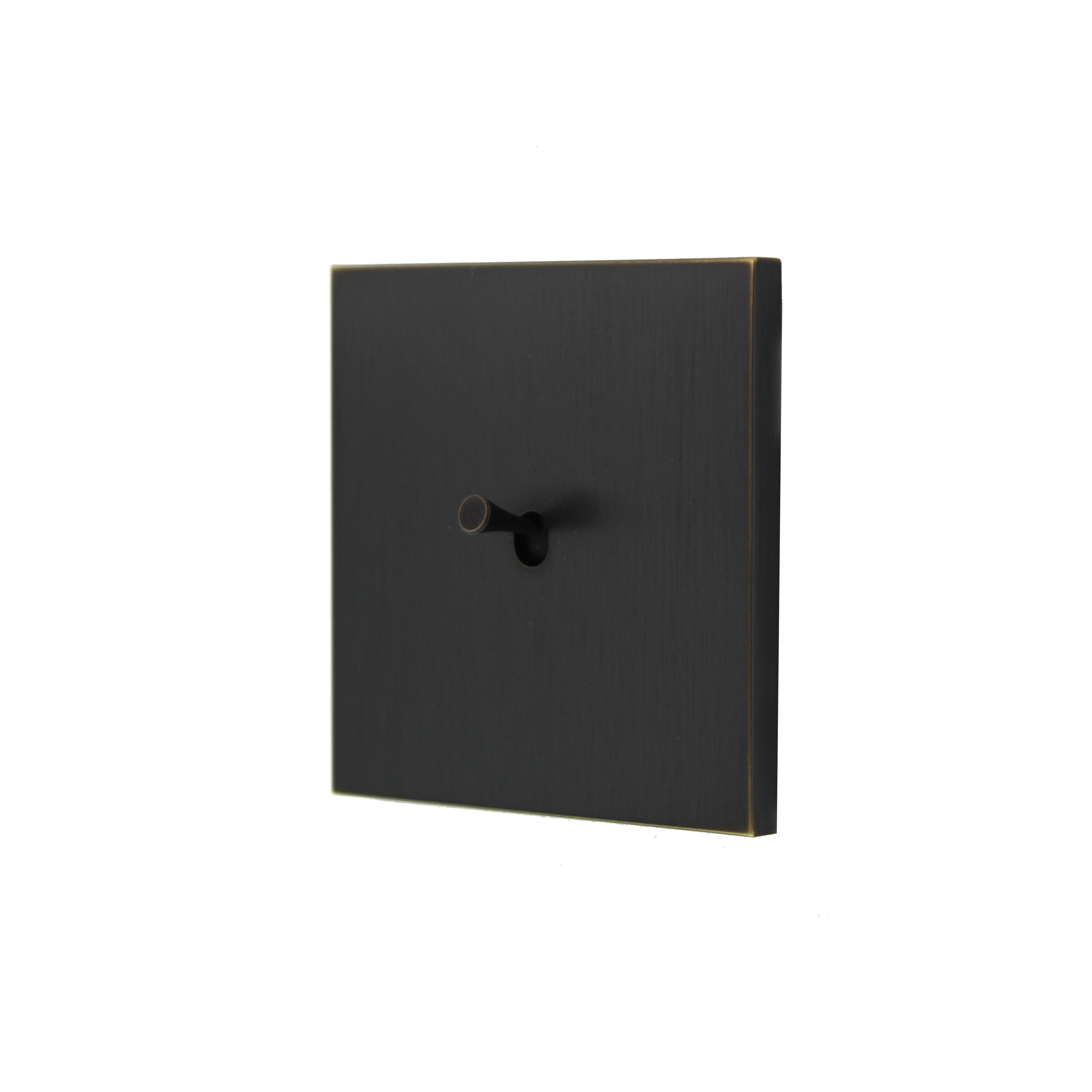 Mostra il prodotto Sydney Tulip HD Medium Bronze del produttore Luxonov