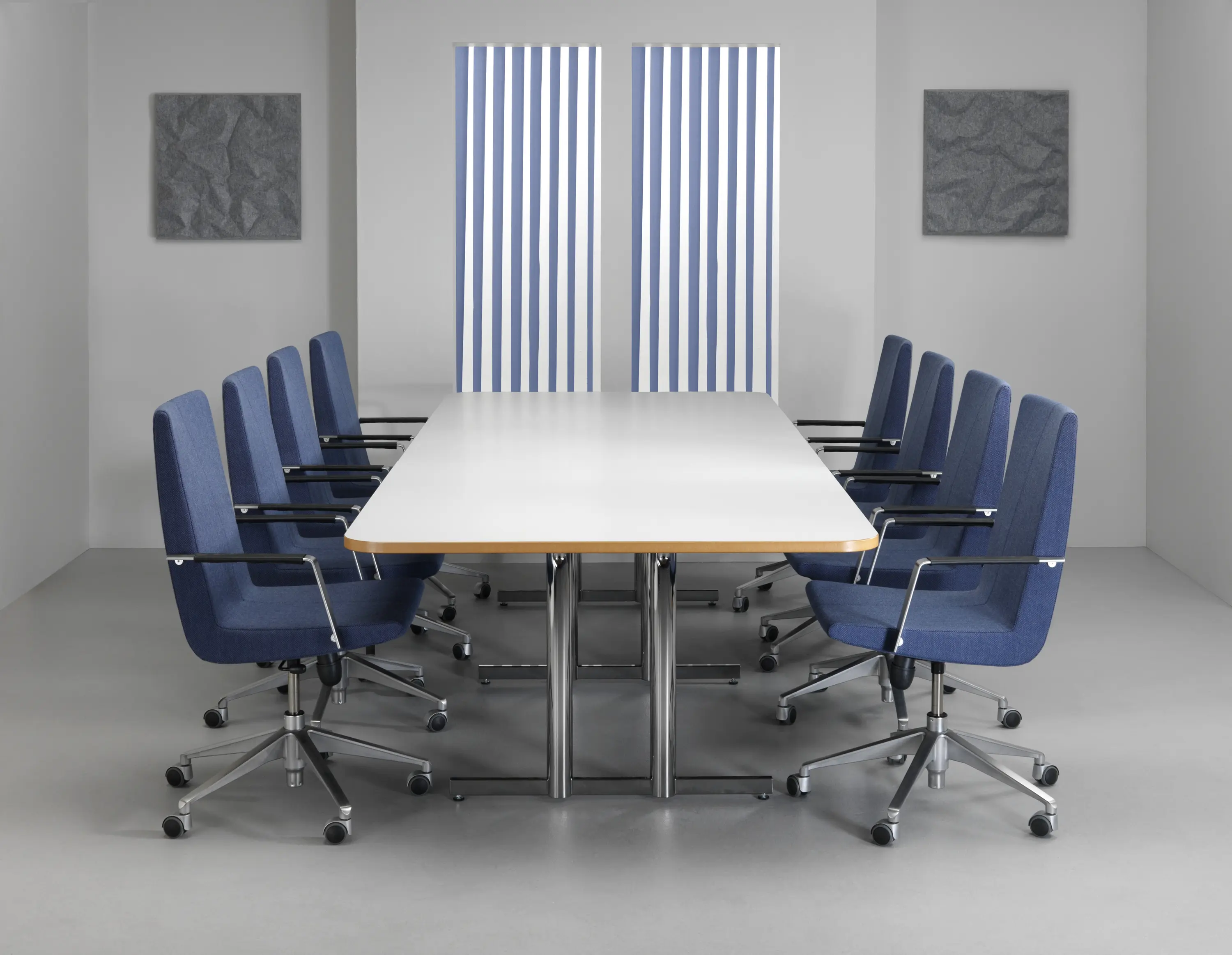 Helland - Wing table