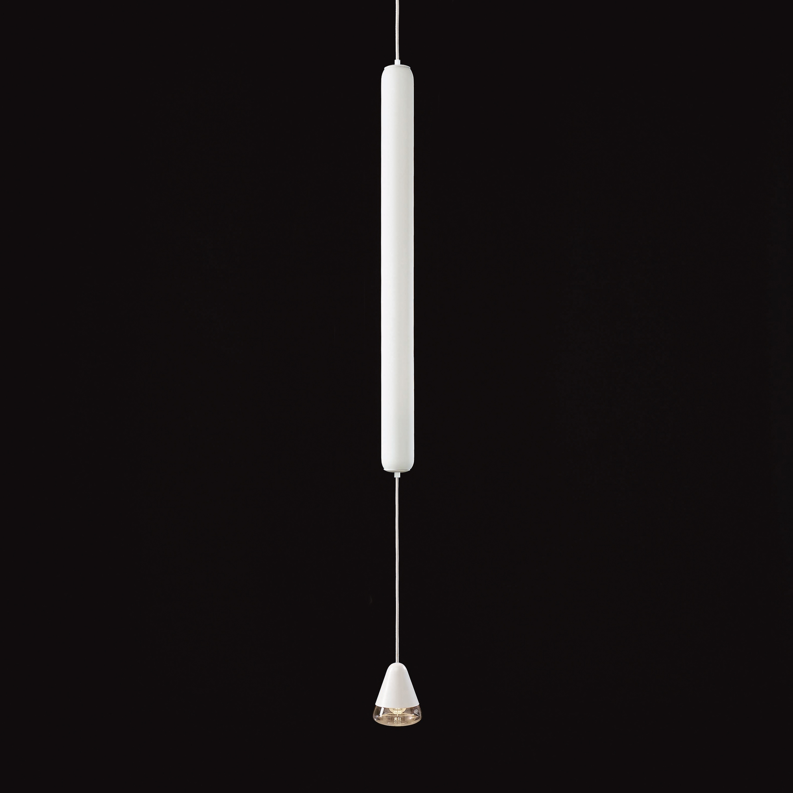Display product Puro Single Vertical 1000 PC1015 from manufacturer Brokis