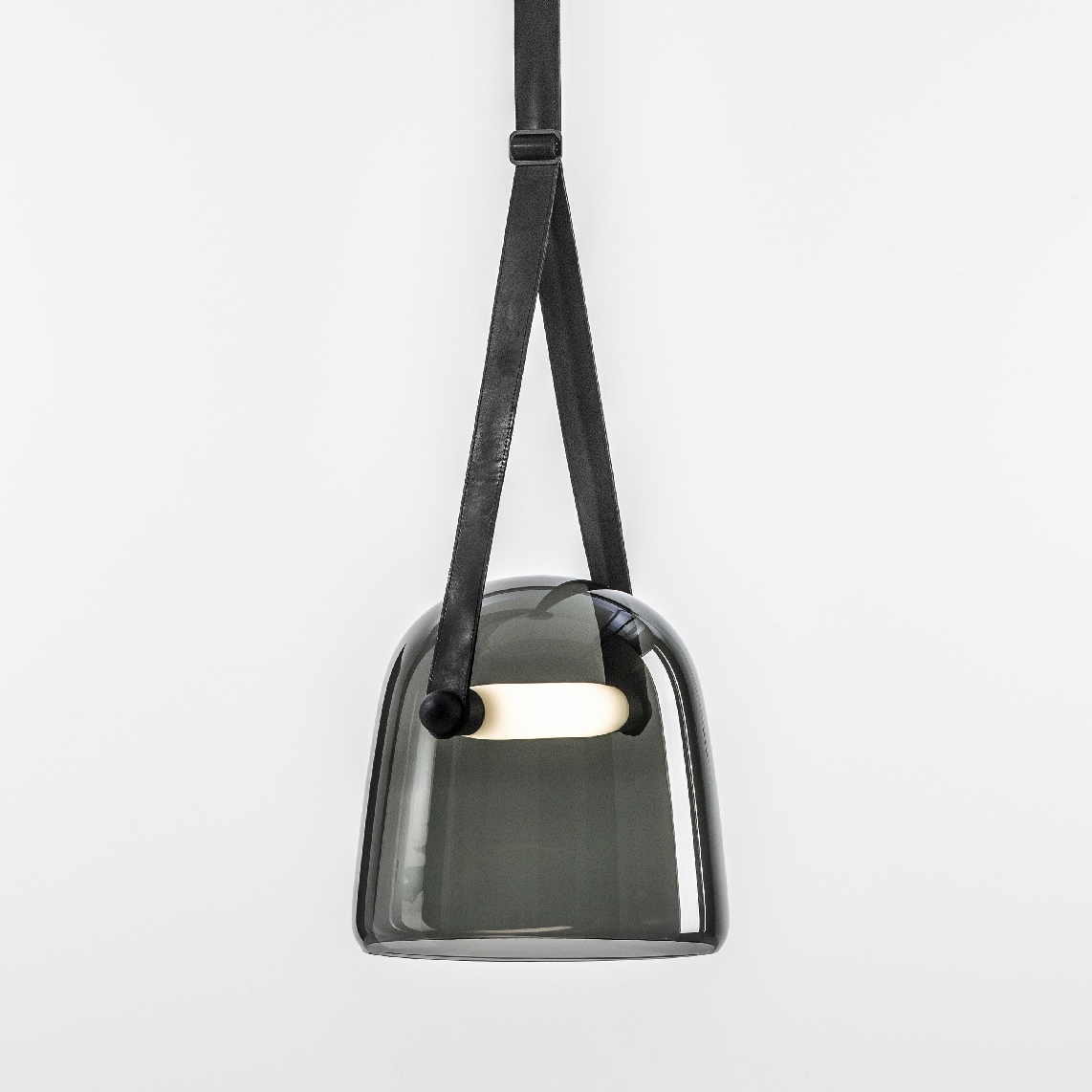 Mona Medium Pendent PC979
