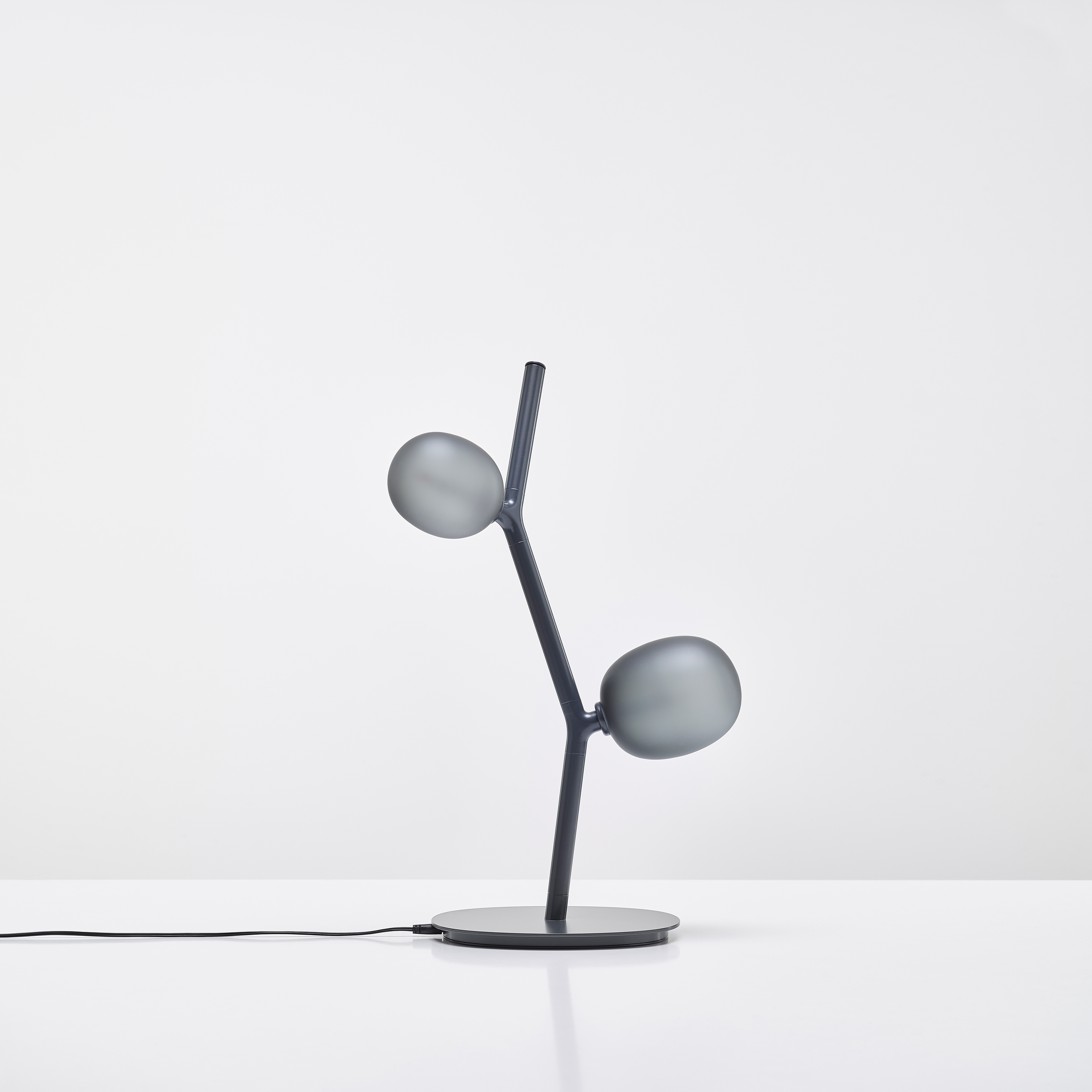 Ivy Table PC1131