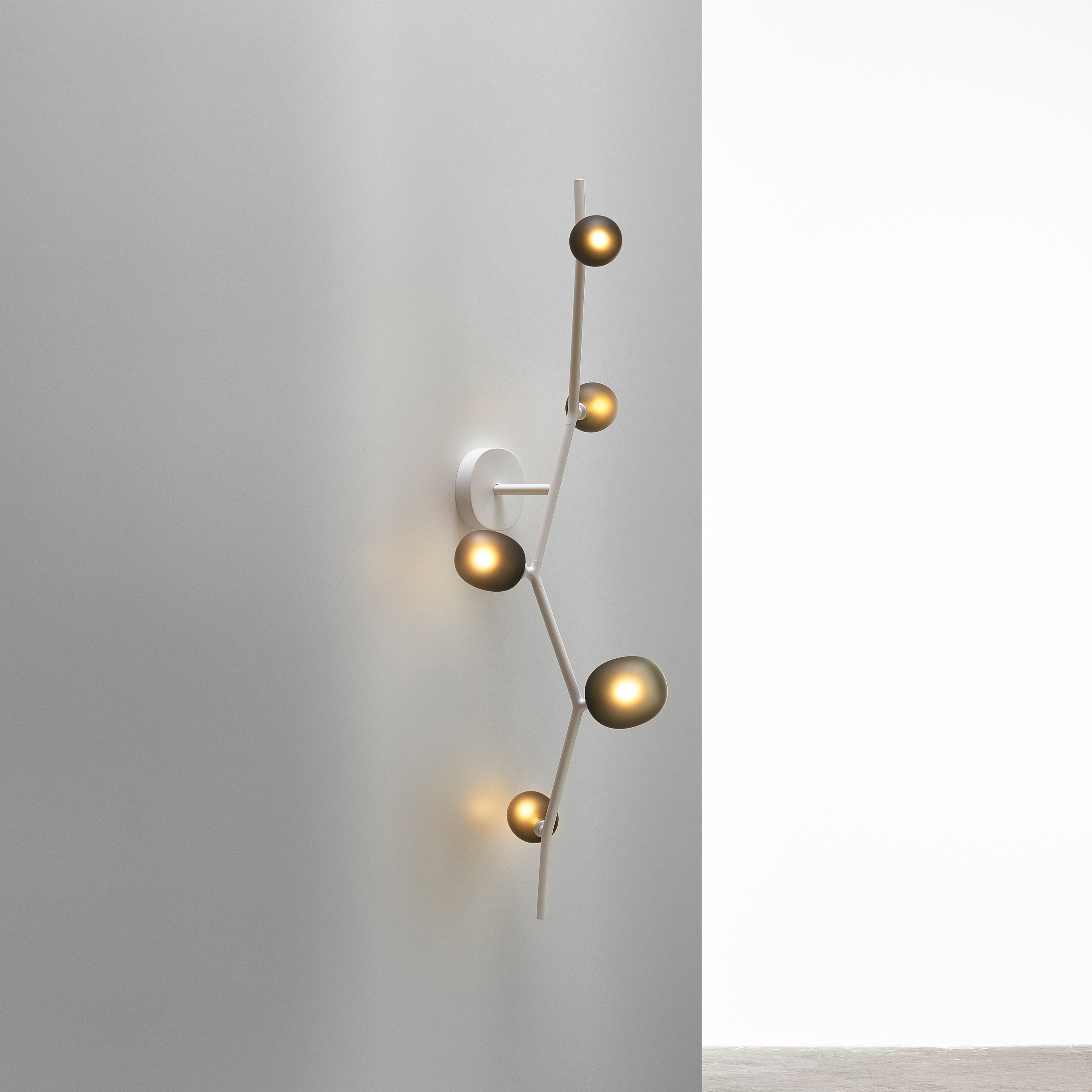 Display product Ivy Wall 5 PC1220 from manufacturer Brokis