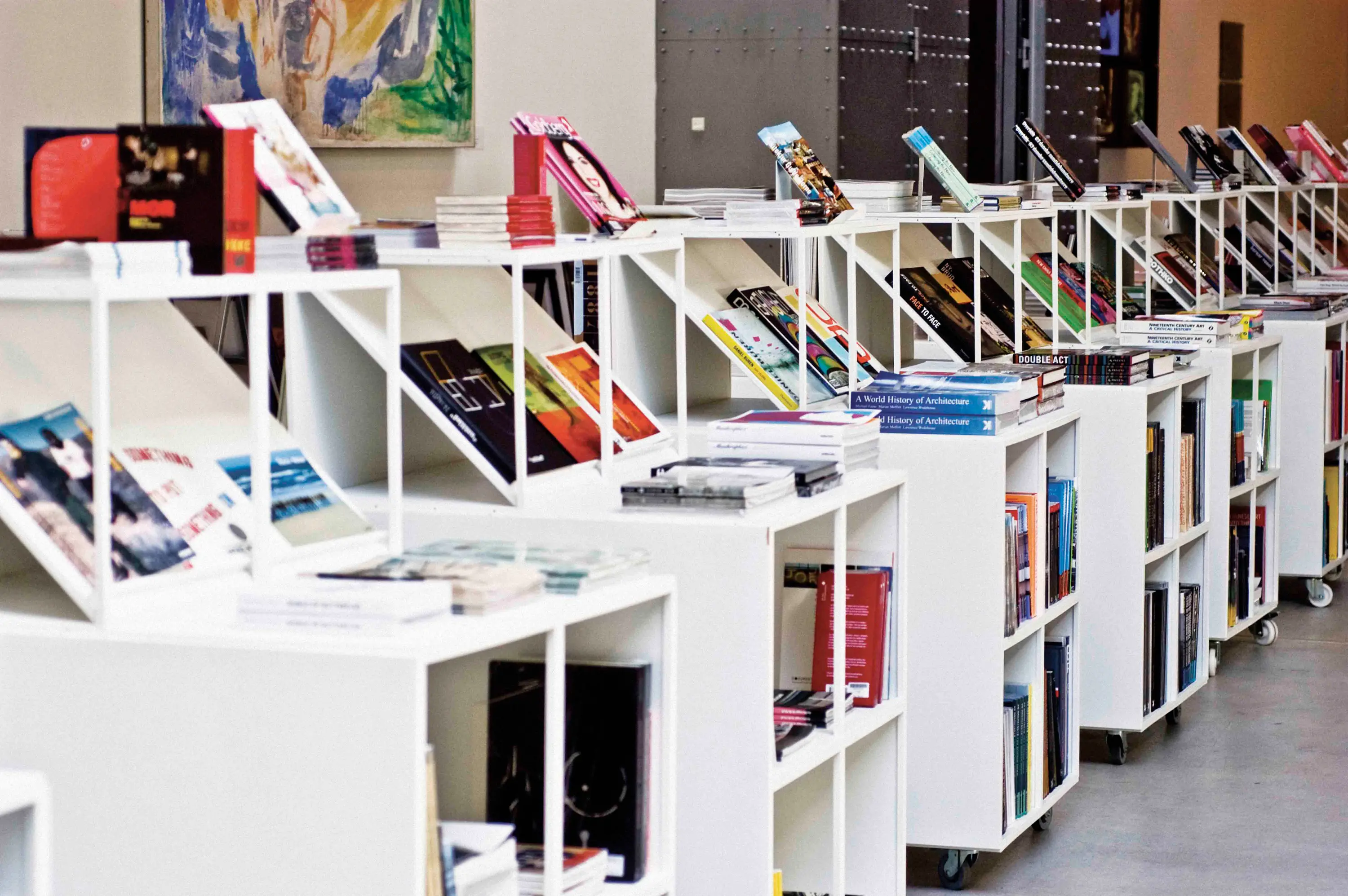 GRID System APS - GRID bookcase