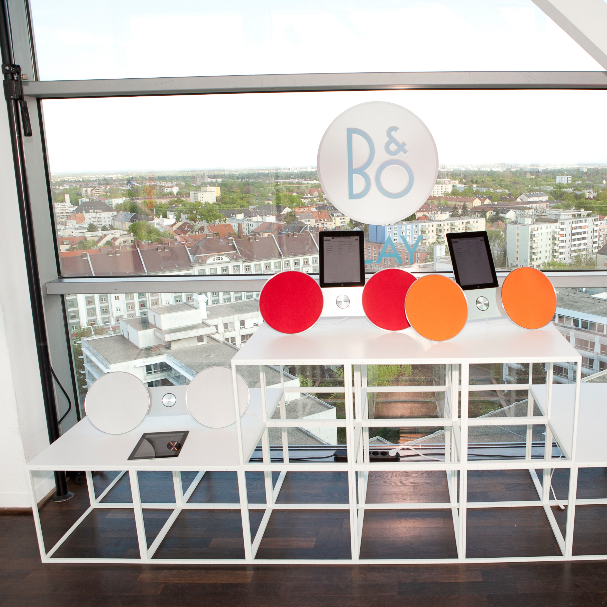 Display product GRID podium from manufacturer GRID System APS