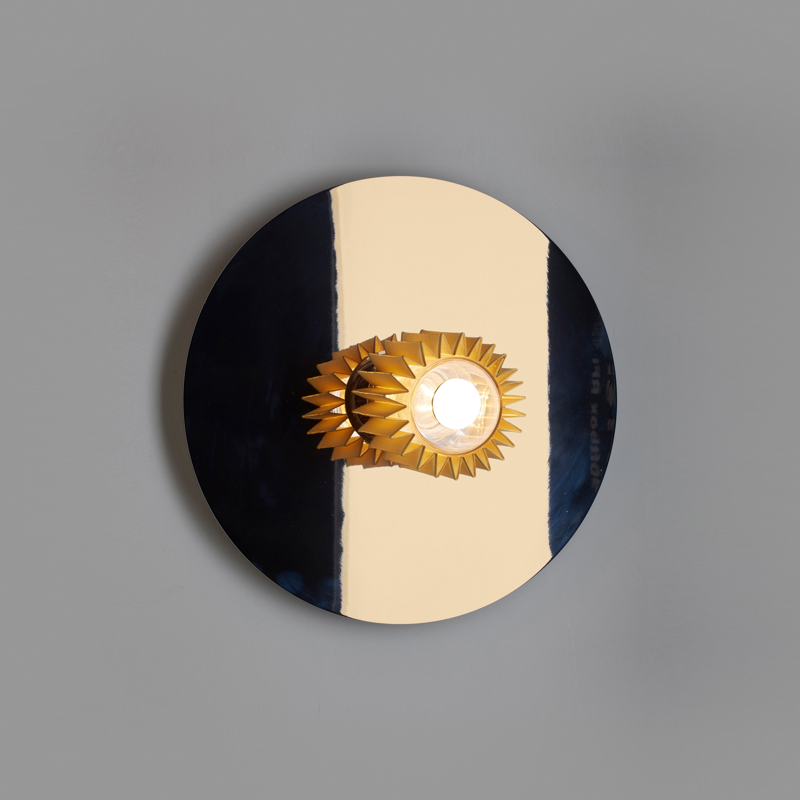 IN THE SUN | 380 wall gold/gold