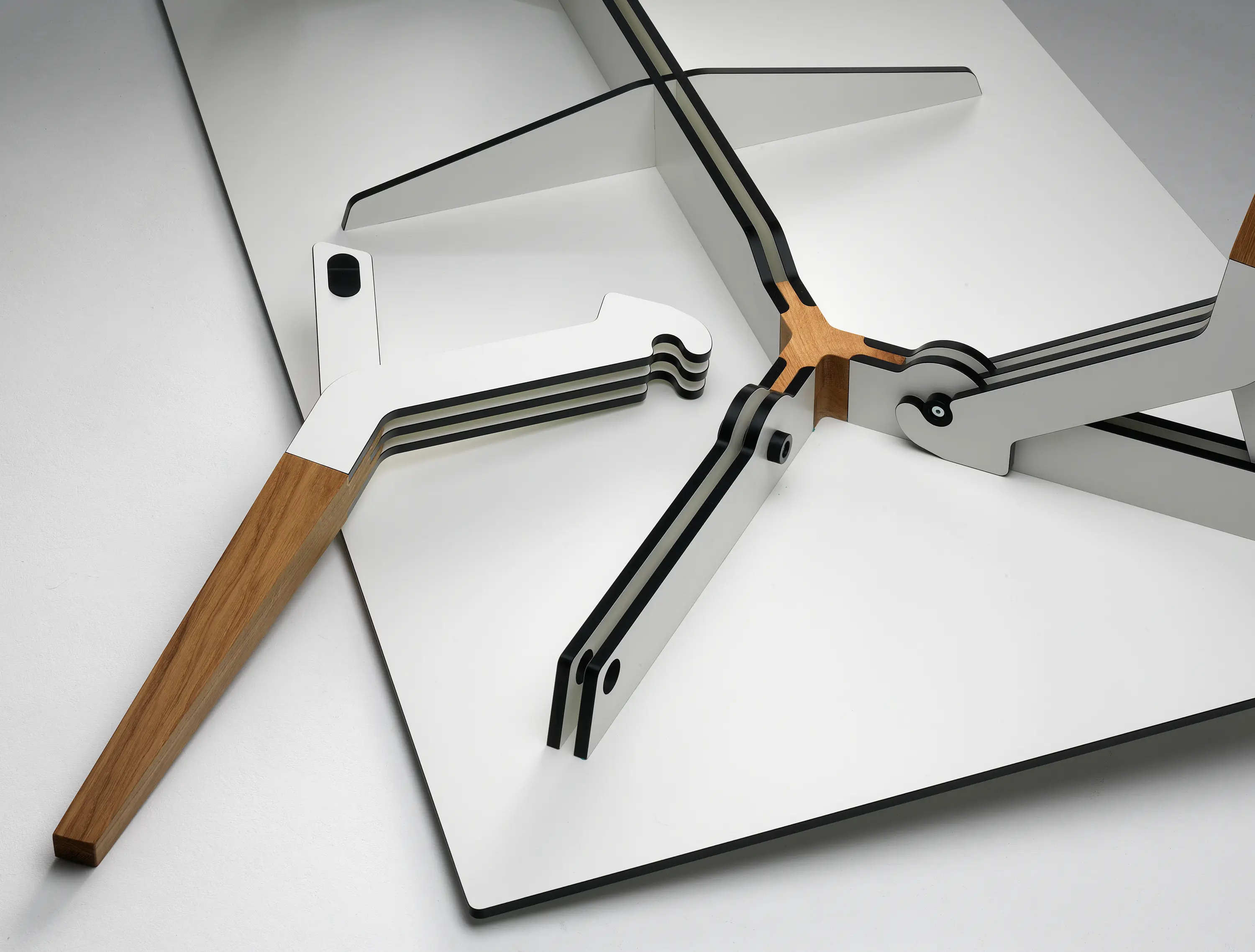 PeLiDesign - KATABA table