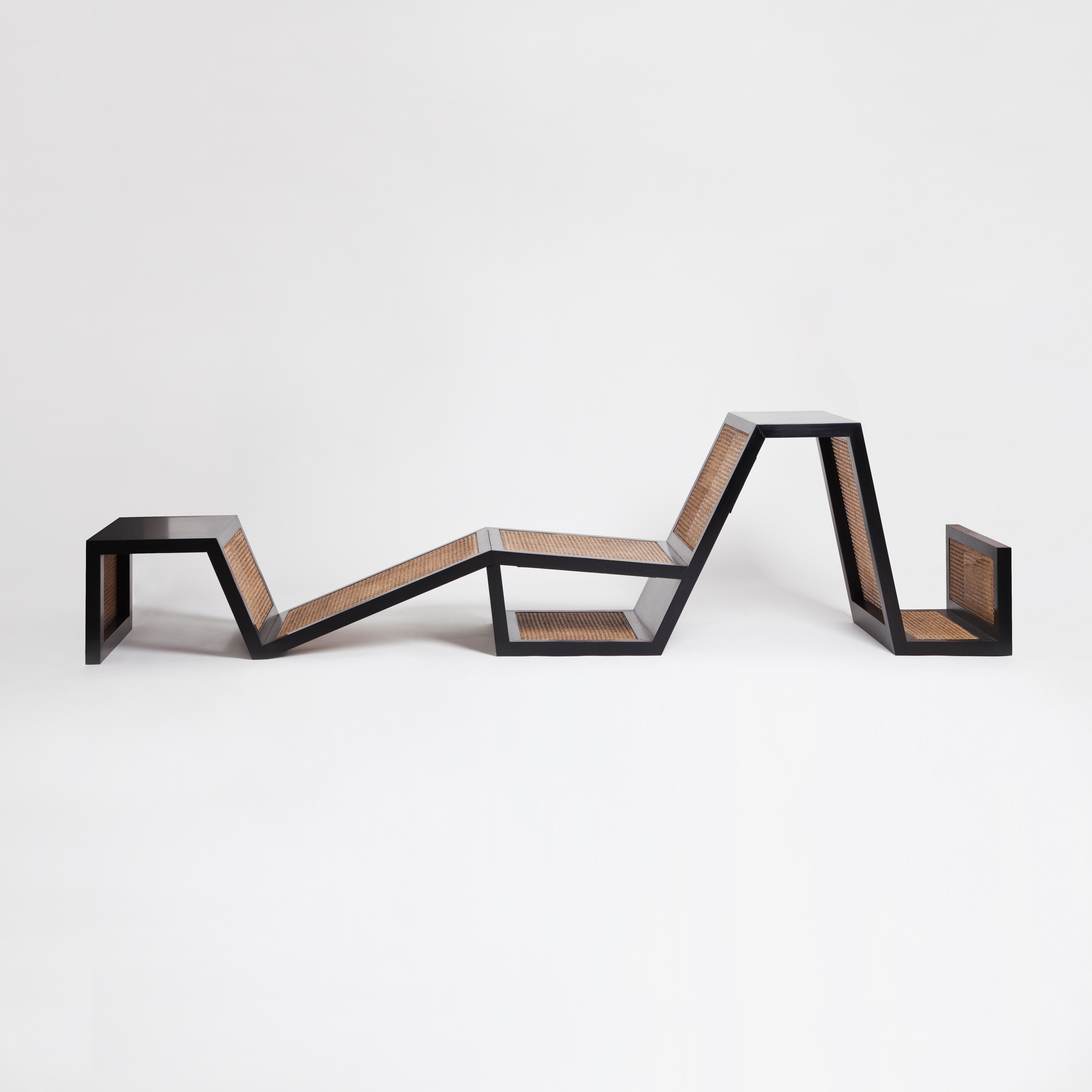 Mostra il prodotto Living Space III del produttore Karen Chekerdjian