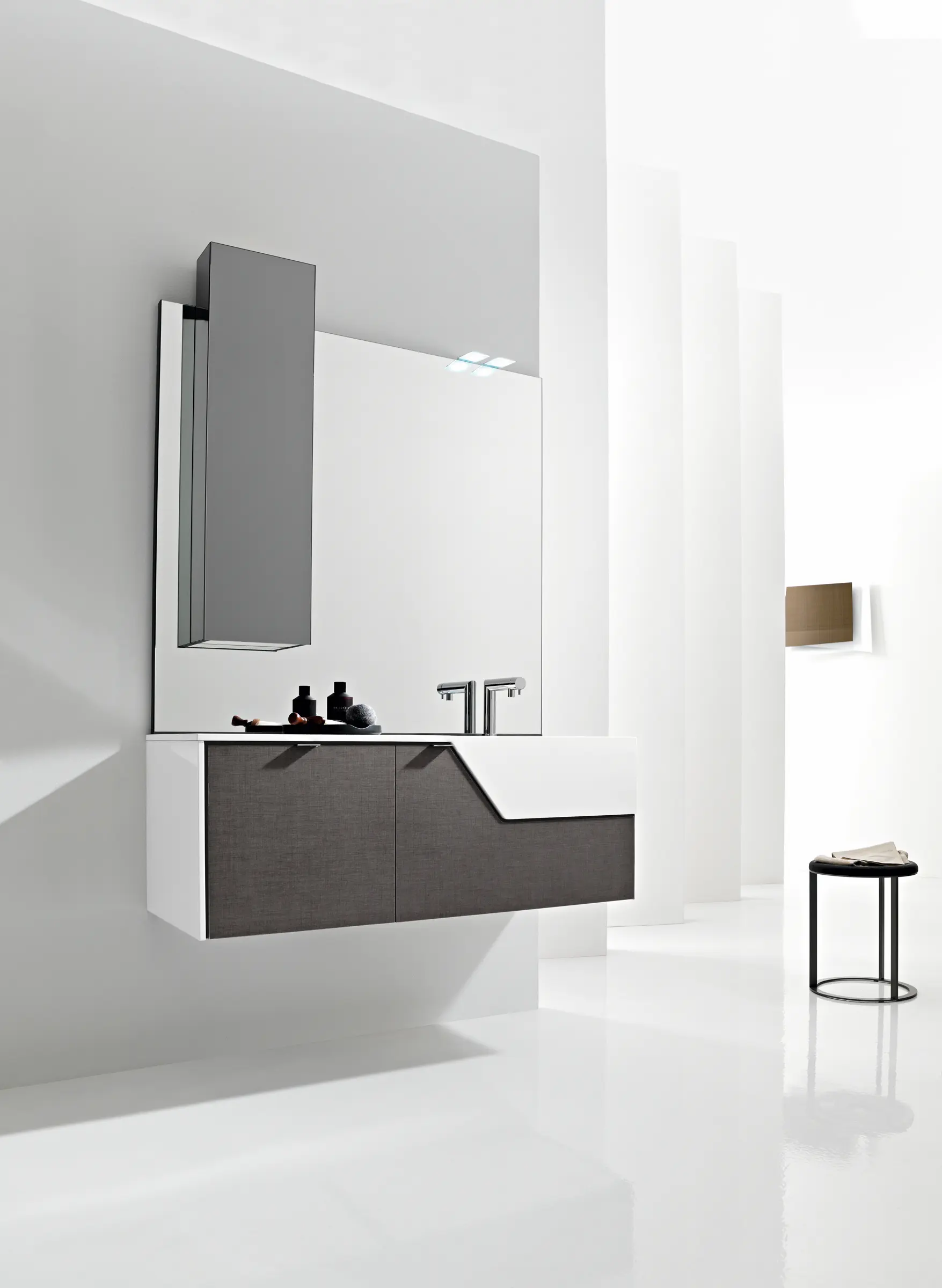Milldue - Pivot Wall unit