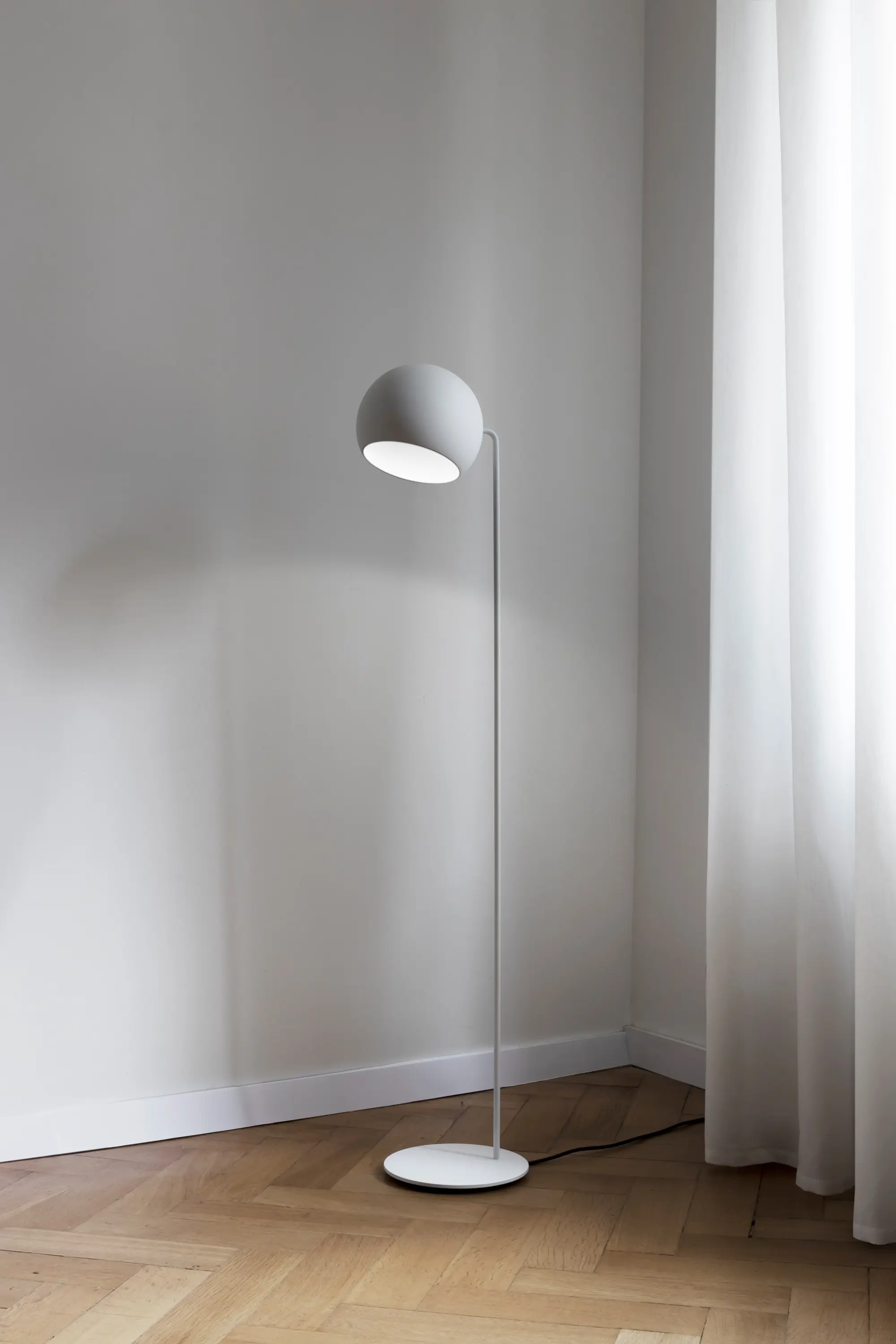 Nyta - Tilt Globe Wall white