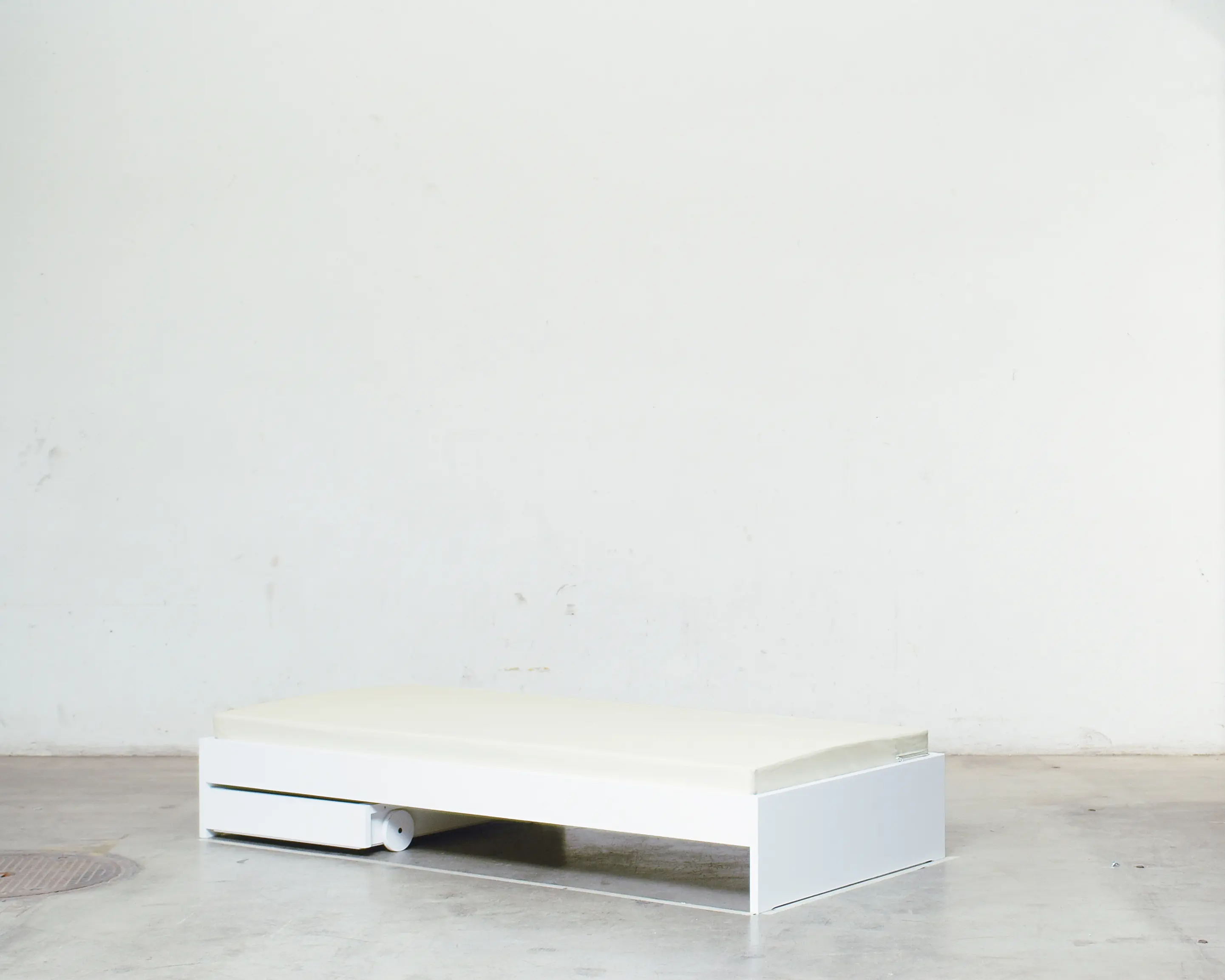 Minimöbl - Bed with cloth drawer