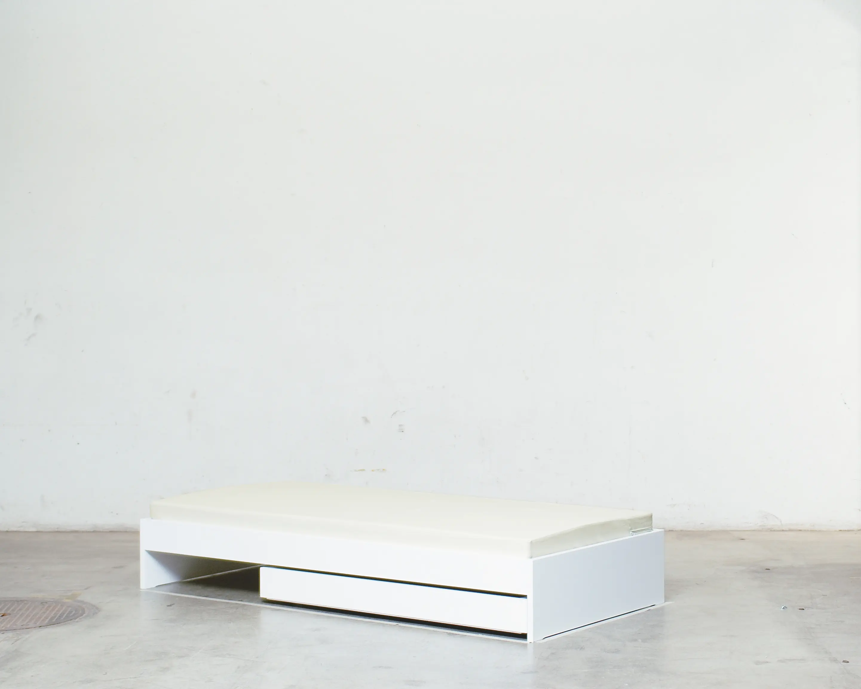 Minimöbl - Bed with cloth drawer