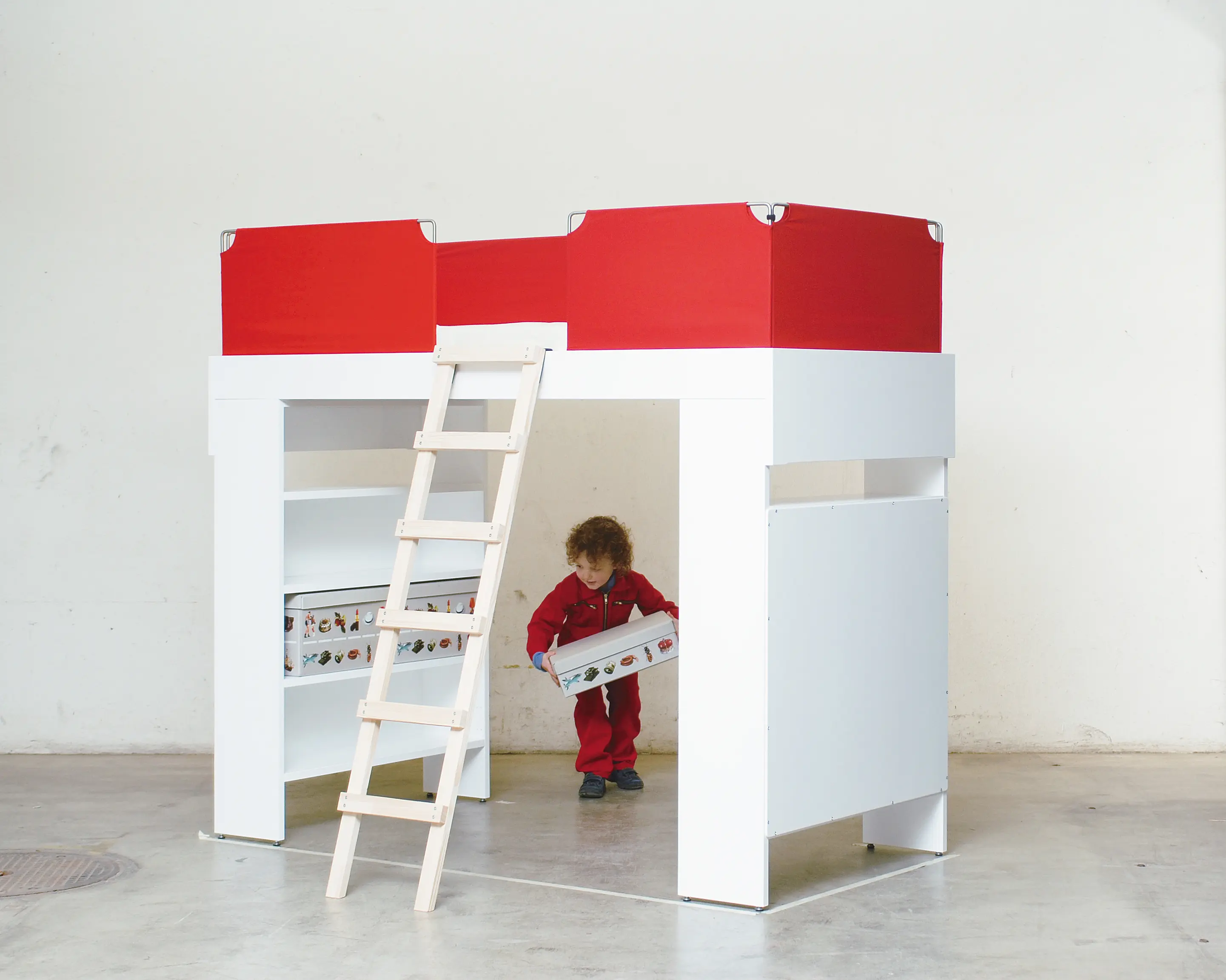 Minimöbl - Elevated Bed