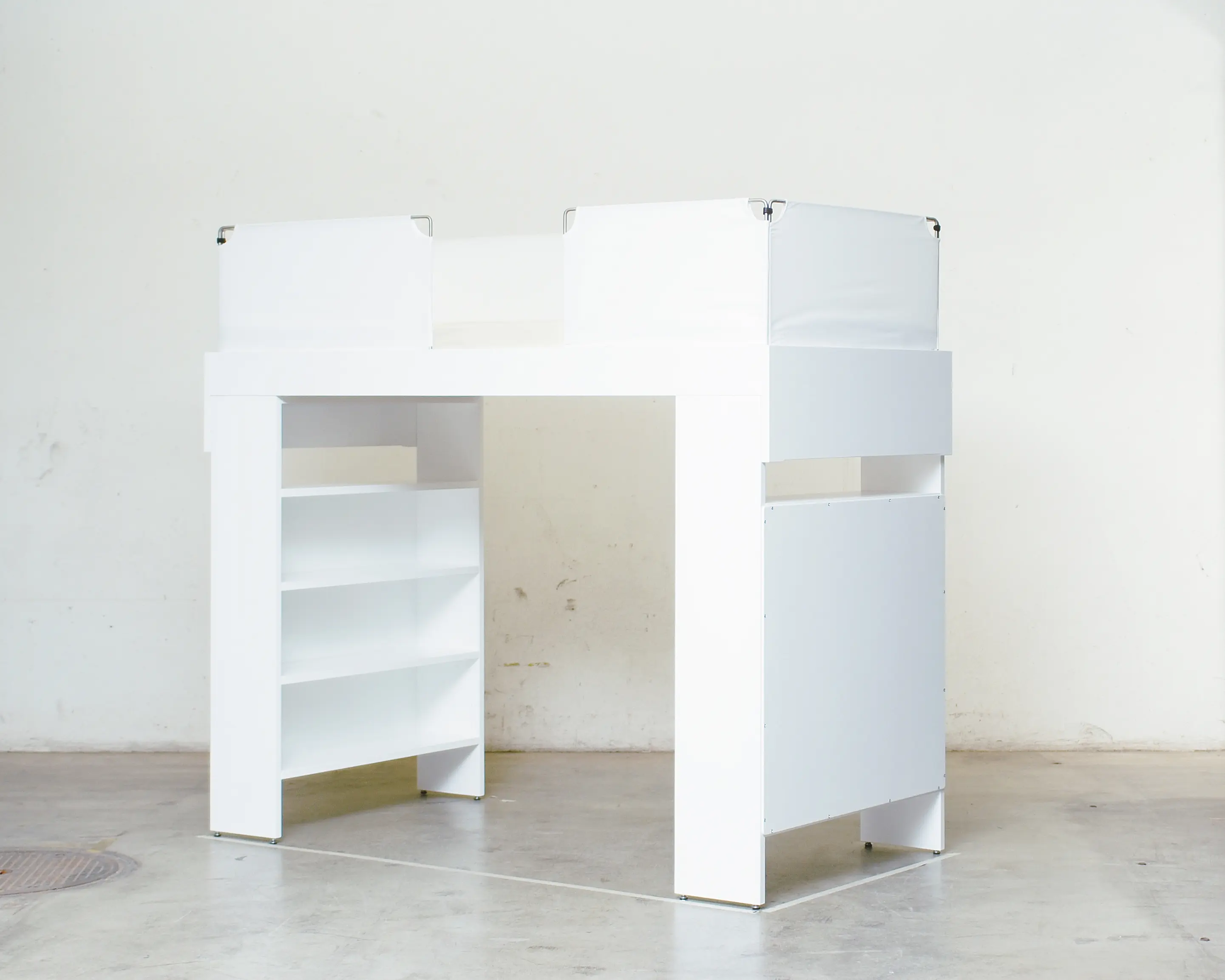 Minimöbl - Elevated Bed