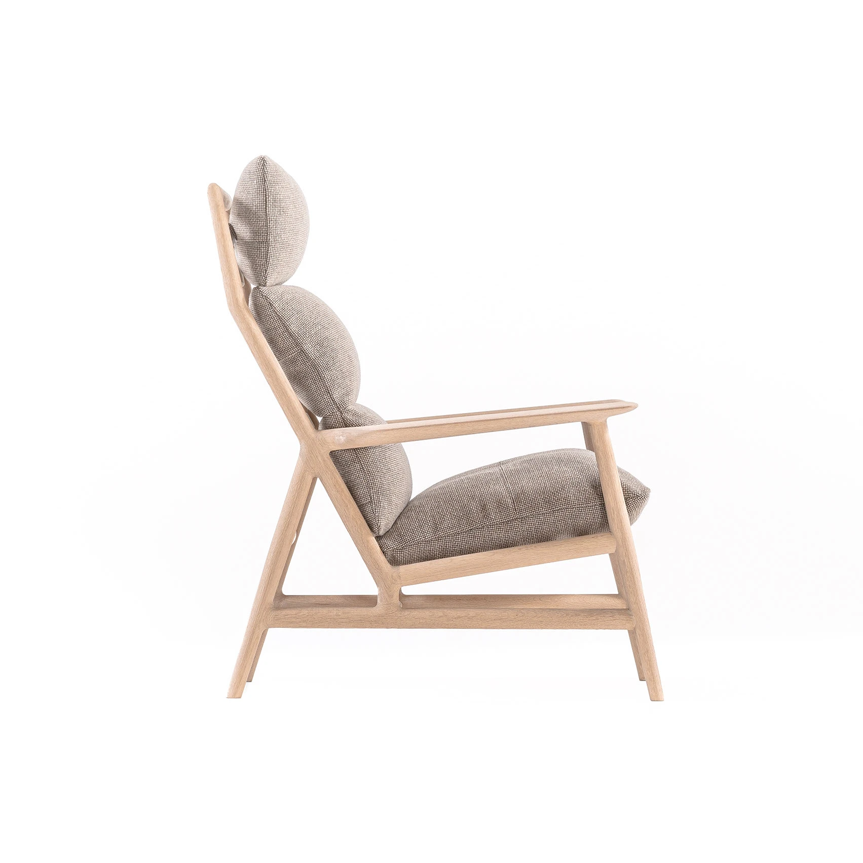 LOUNGE CHAIR