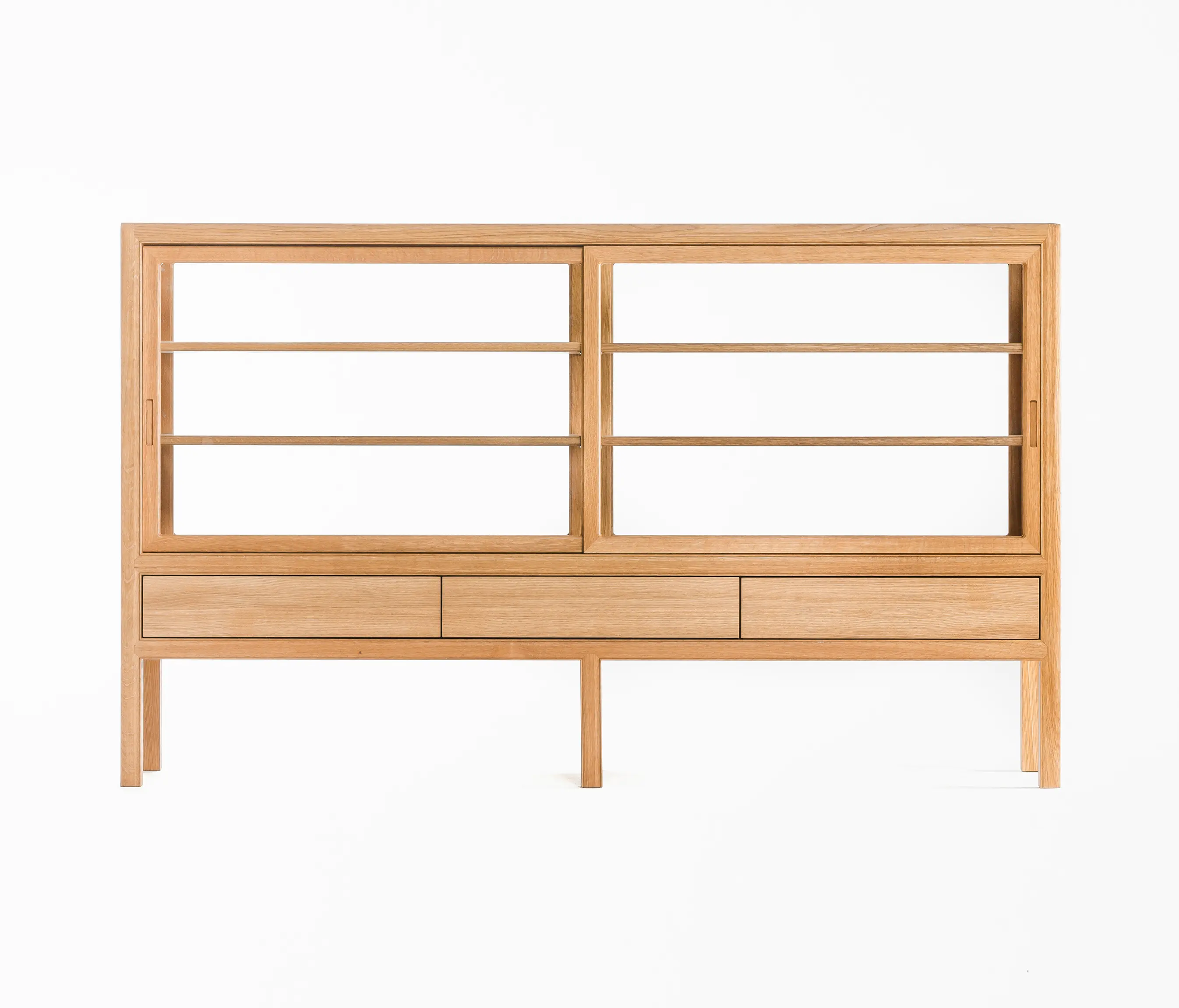 Time & Style - Museum cabinet for private collection