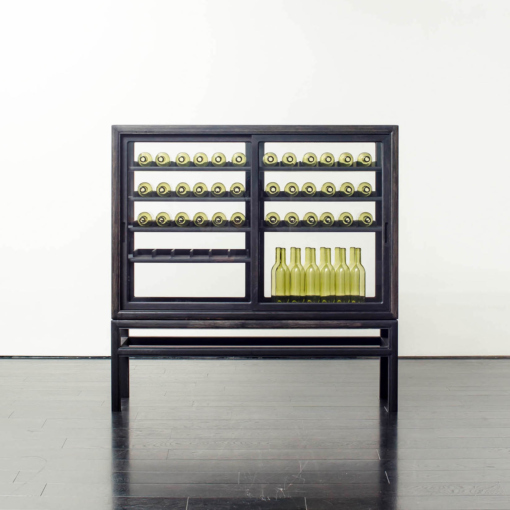 Display product Museum cabinet for private collection from manufacturer Time & Style