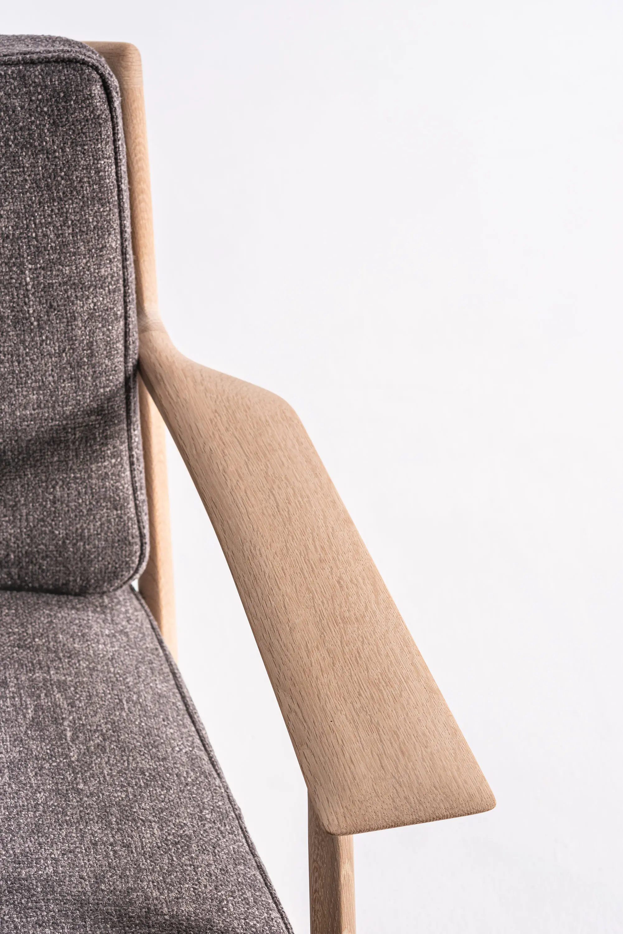 Time & Style - The sensual ladder back lounge arm