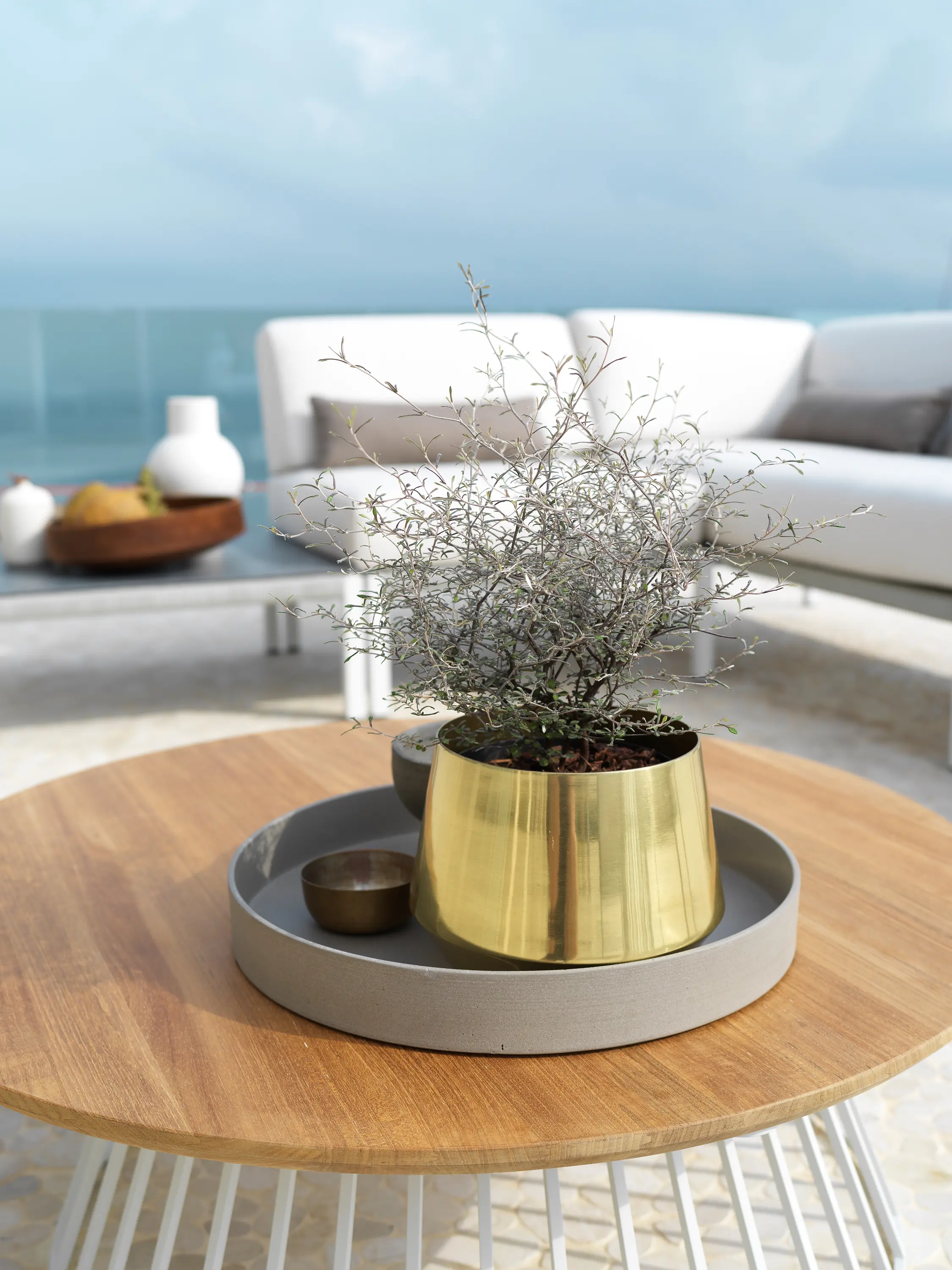 solpuri - Grid Dining Table