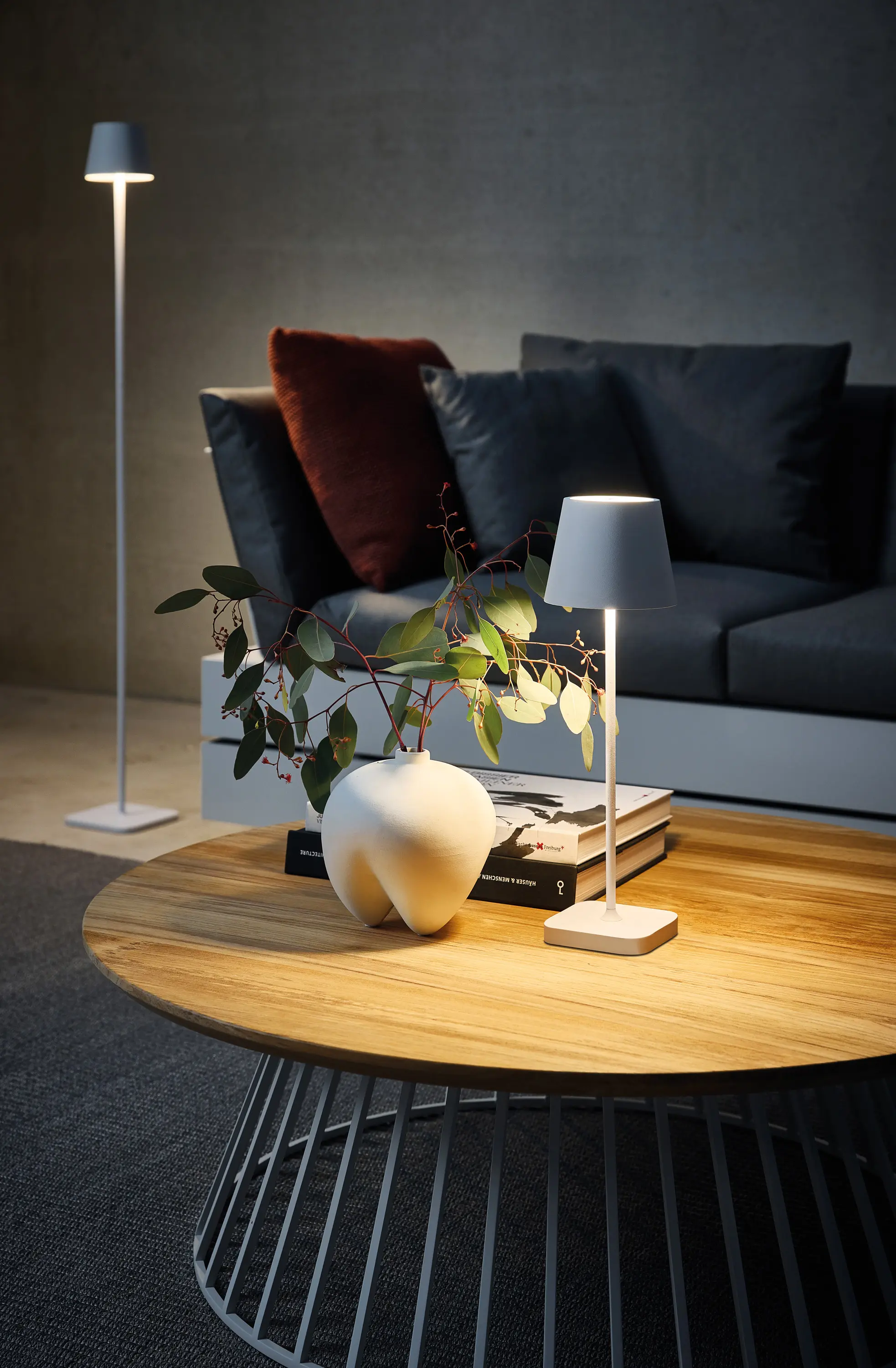 solpuri - Grid Dining Table