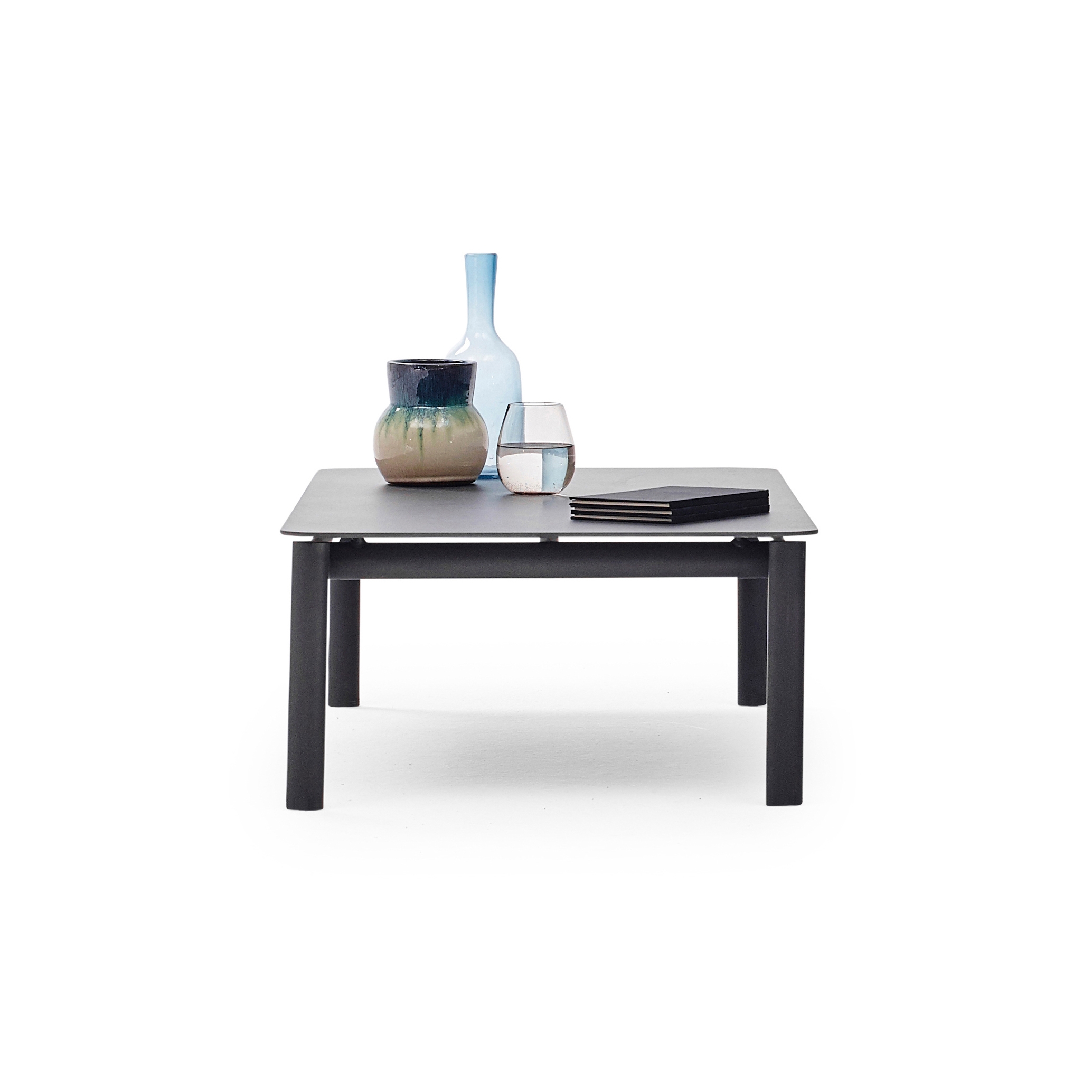 Vertoon produk Caro Side Table van vervaardiger solpuri