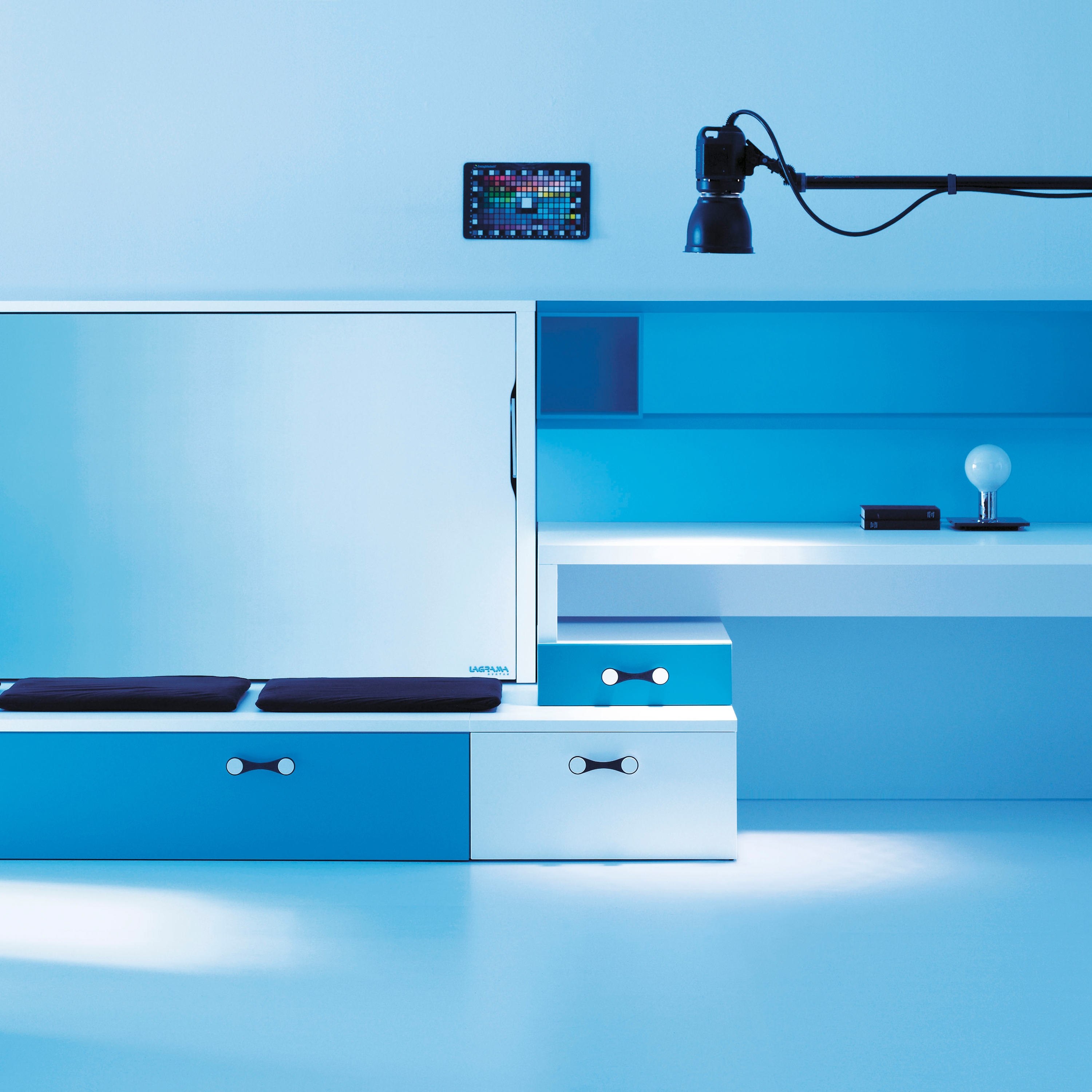 Display product Composition 28 from manufacturer LAGRAMA