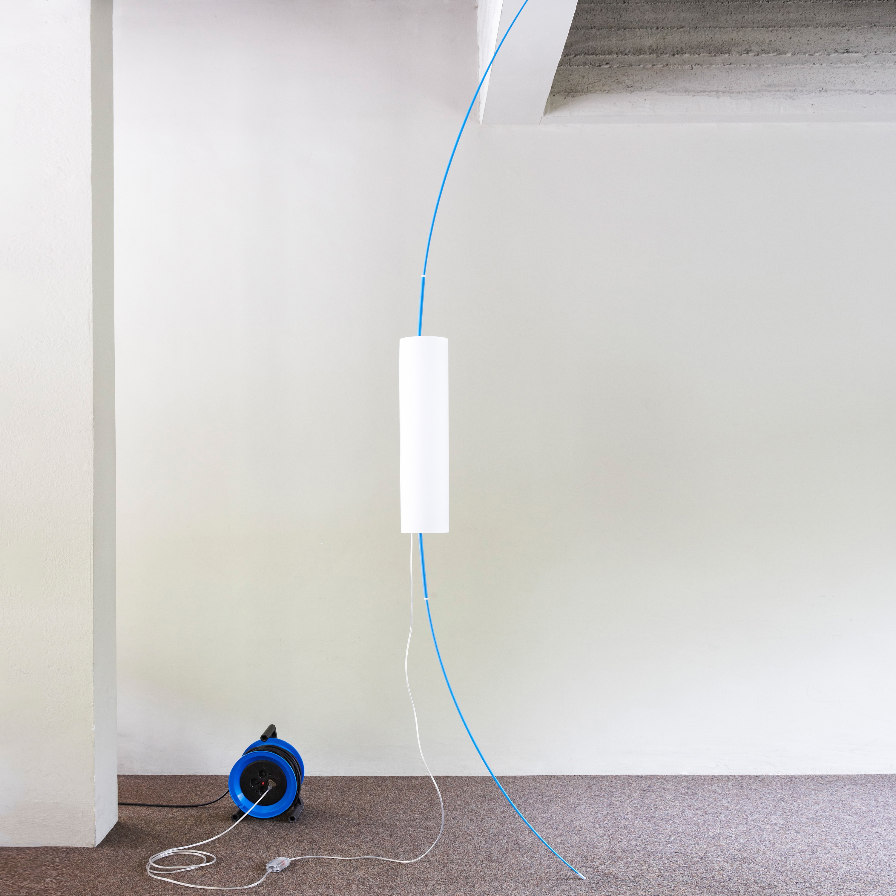 Display product Between -Tension Lamp from manufacturer pliet