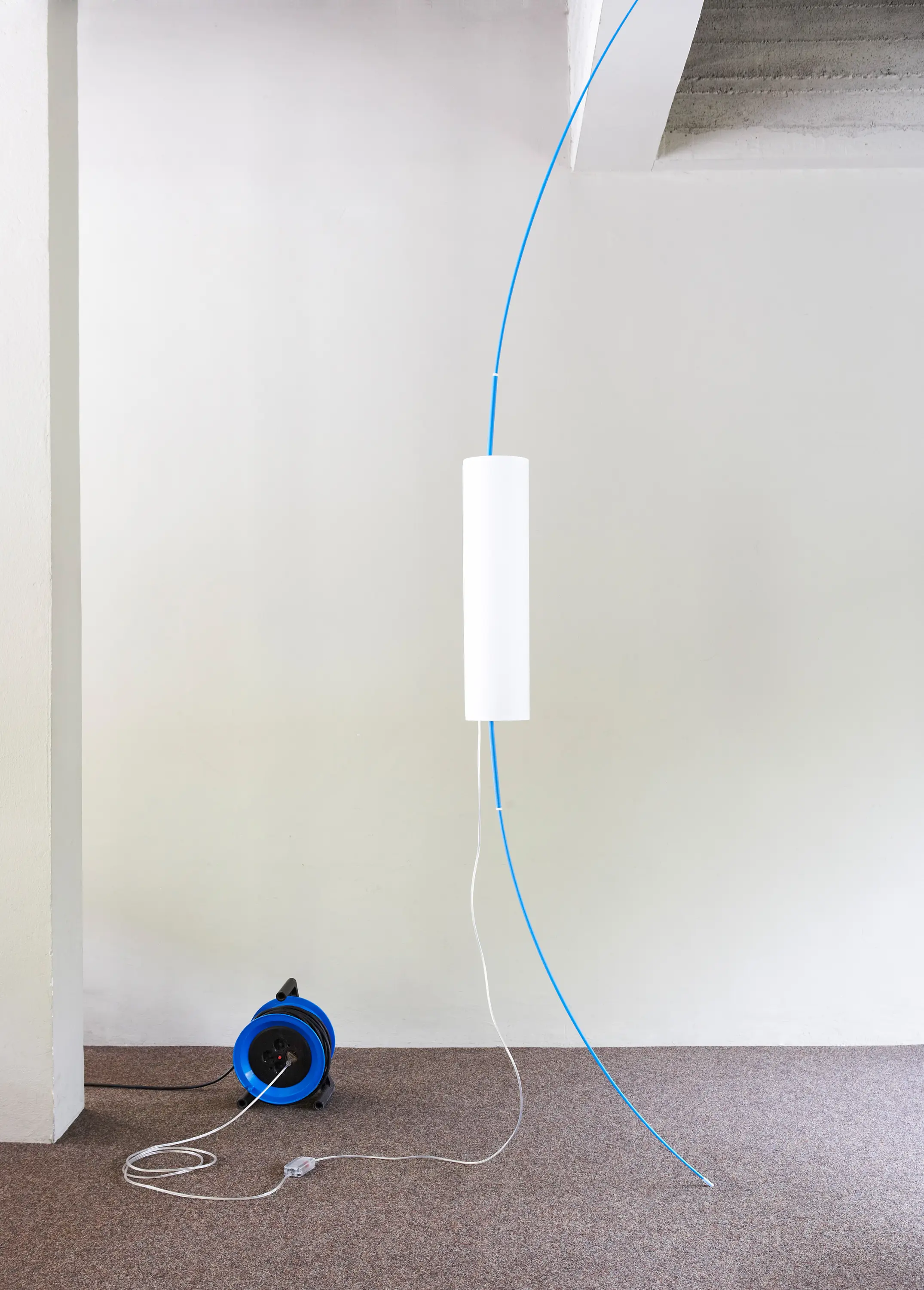 pliet - Between -Tension Lamp