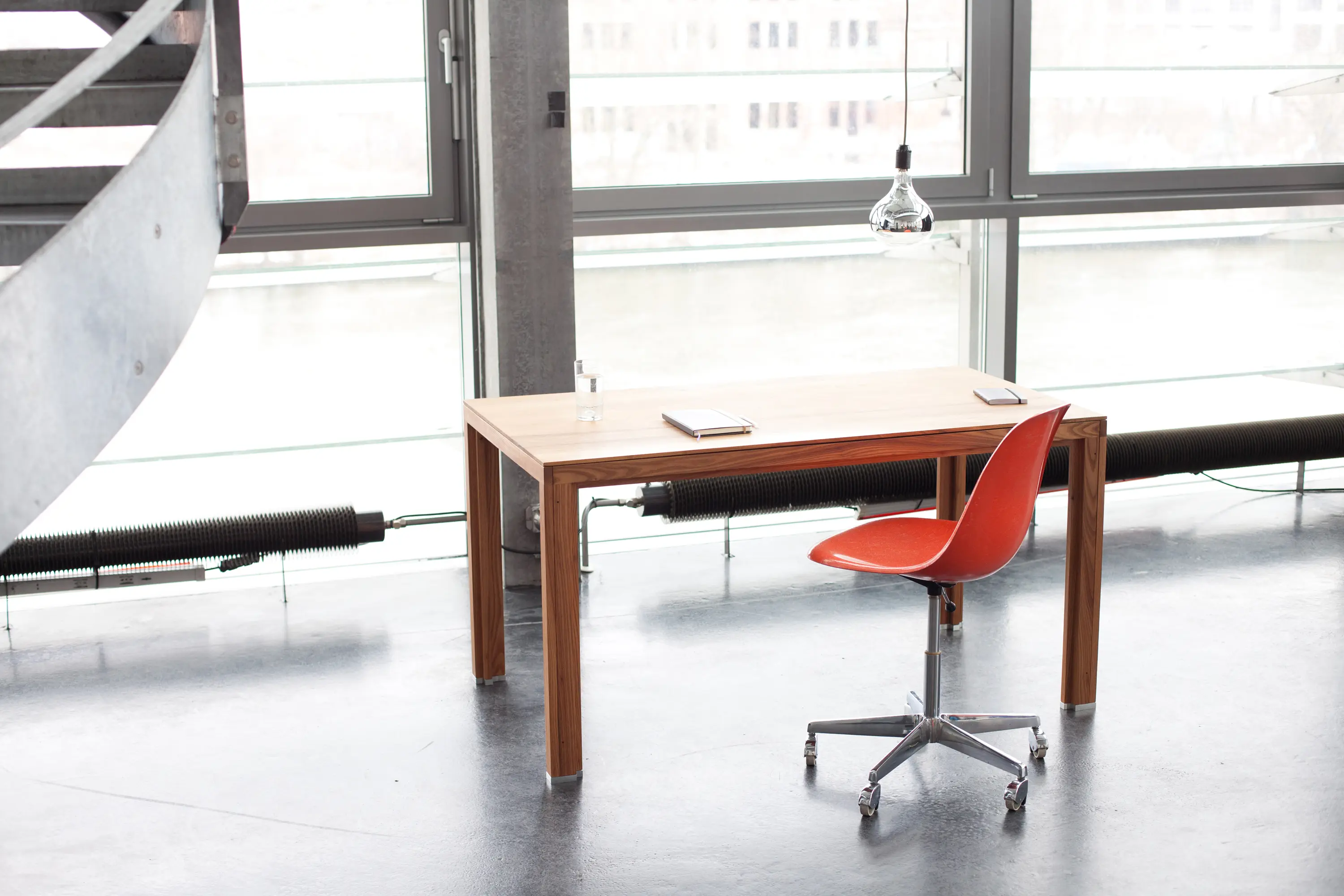 Alvari - Desk solid wood elm