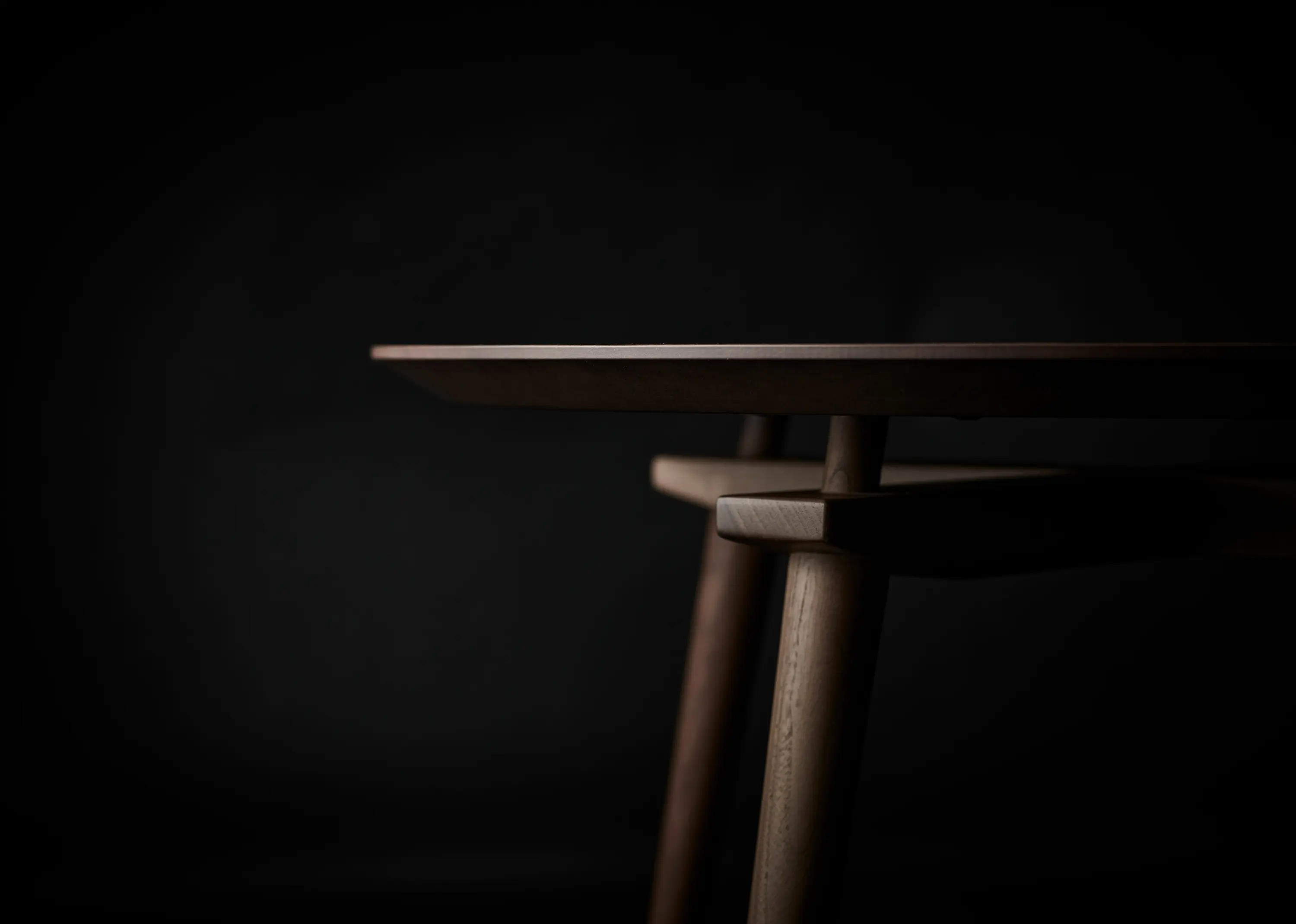 Rex Kralj - CC Dining Table 110 cm, Natural Walnut