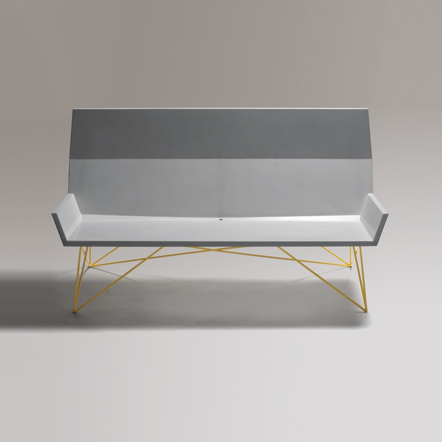 Mostra il prodotto Inclinare Bench del produttore Hard Goods