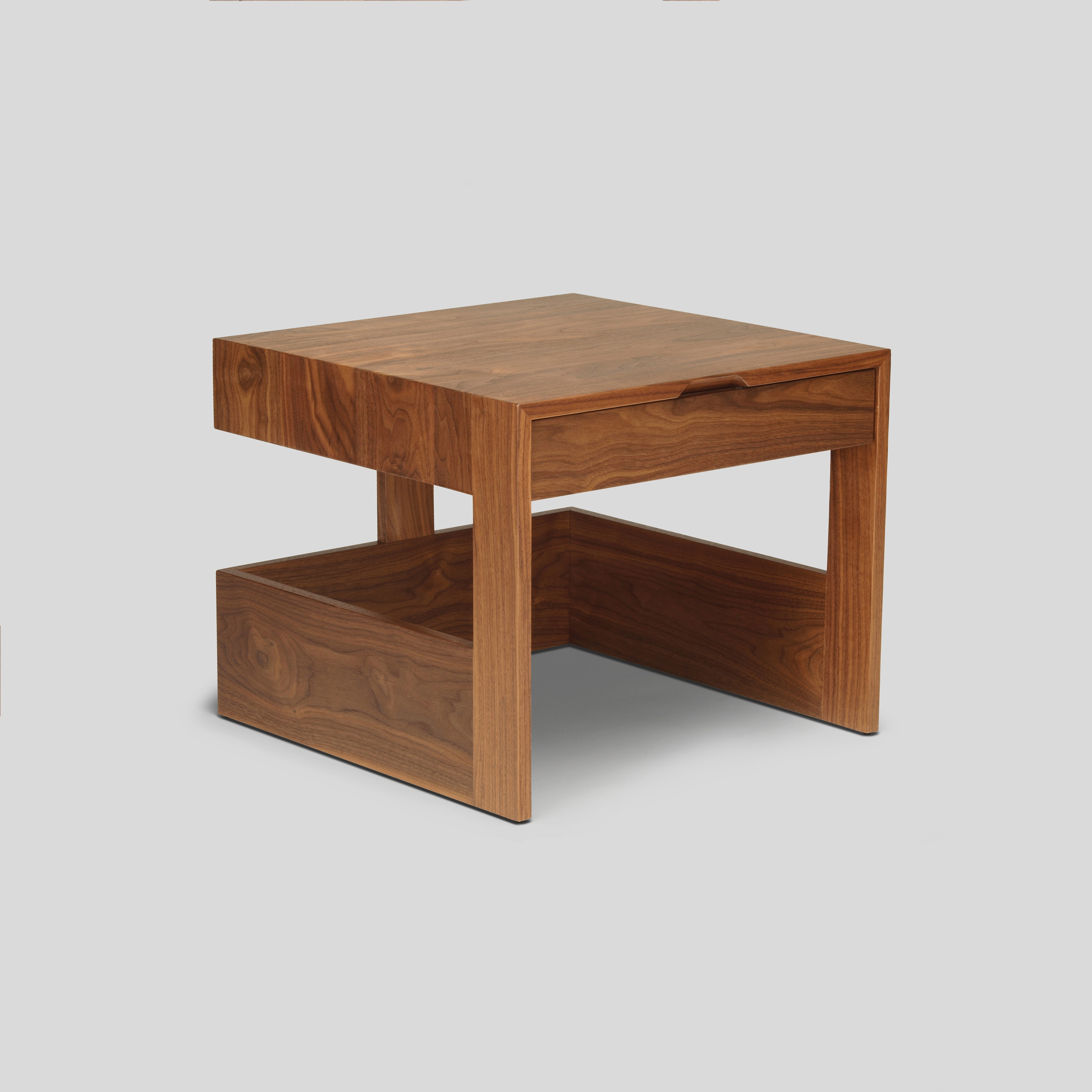Produkt independent knucklehead side table/nightstand des Herstellers Skram anzeigen