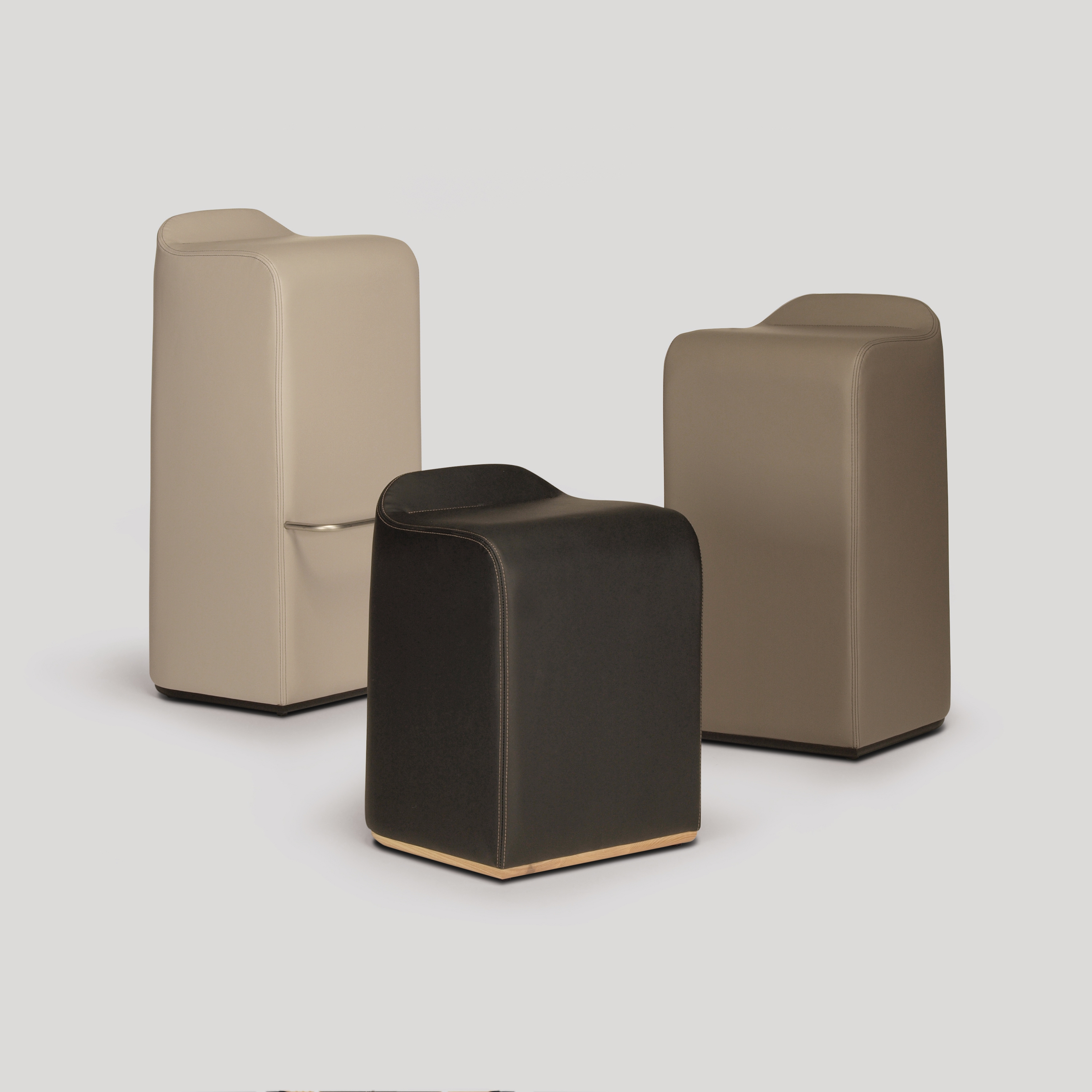 independent saddlestool-counter/bar