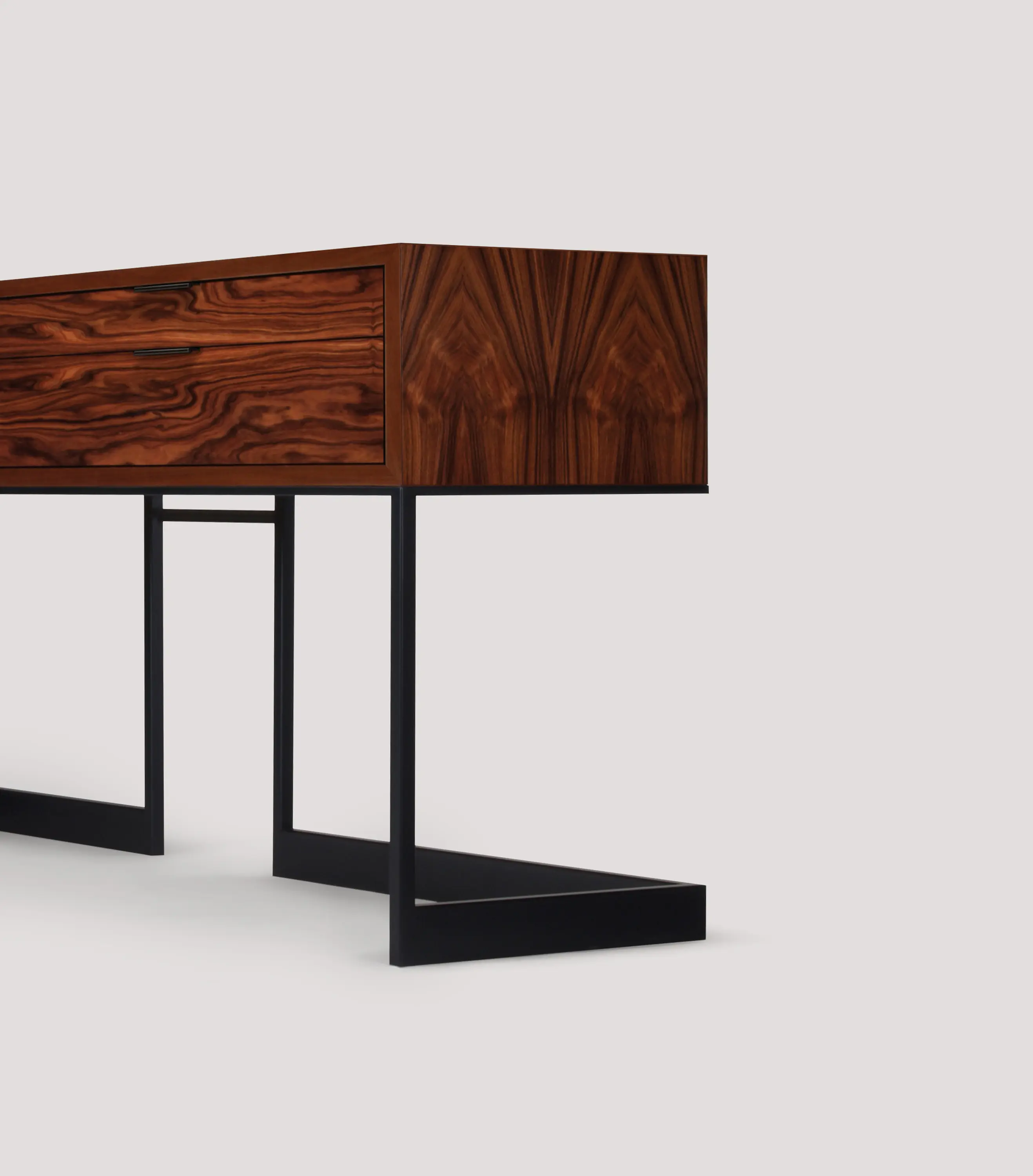 Skram - wishbone container-sideboard