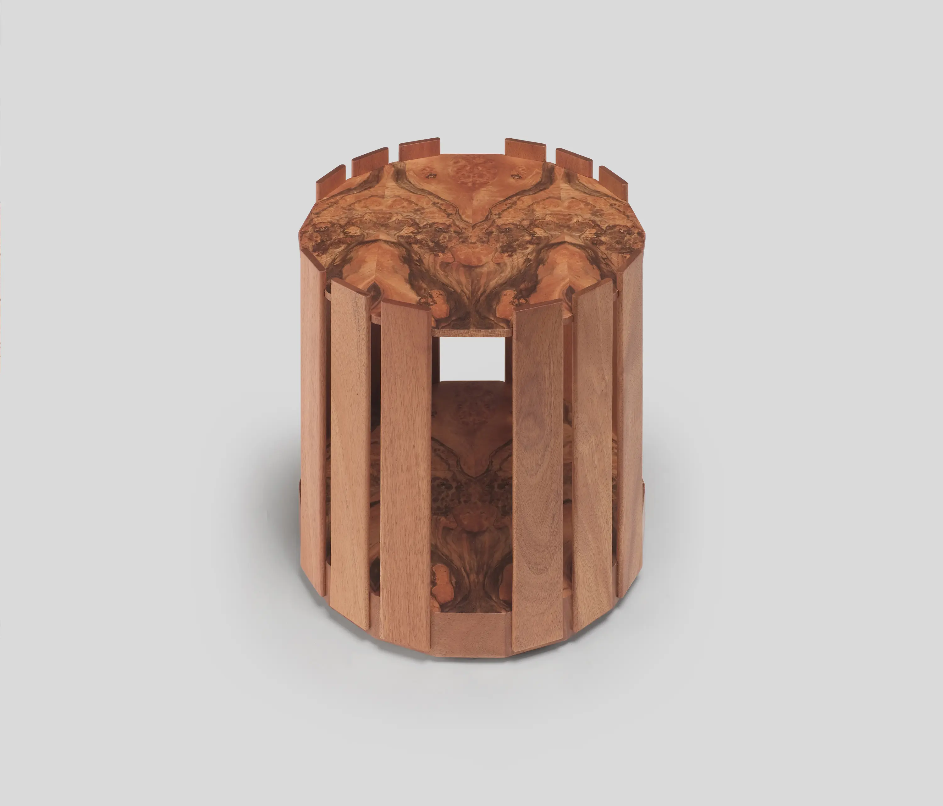 Skram - independent stave side table