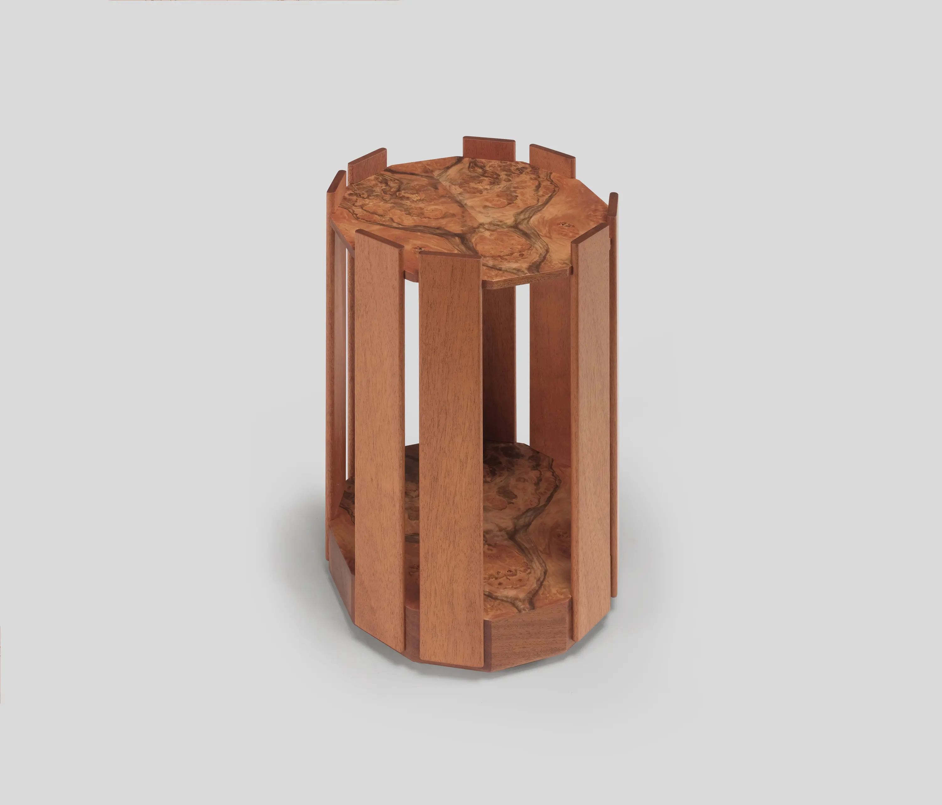 Skram - independent stave side table
