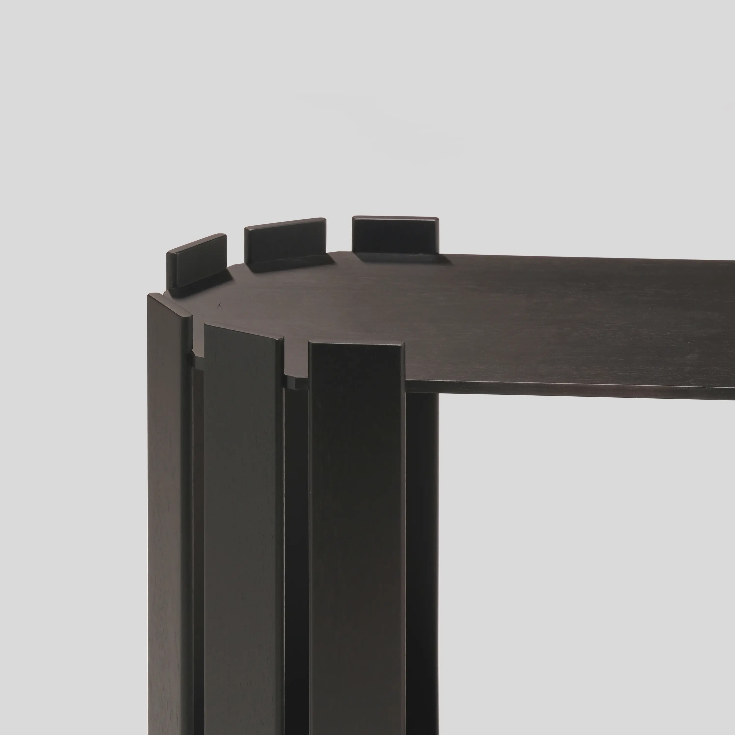 Skram - independent stave side table
