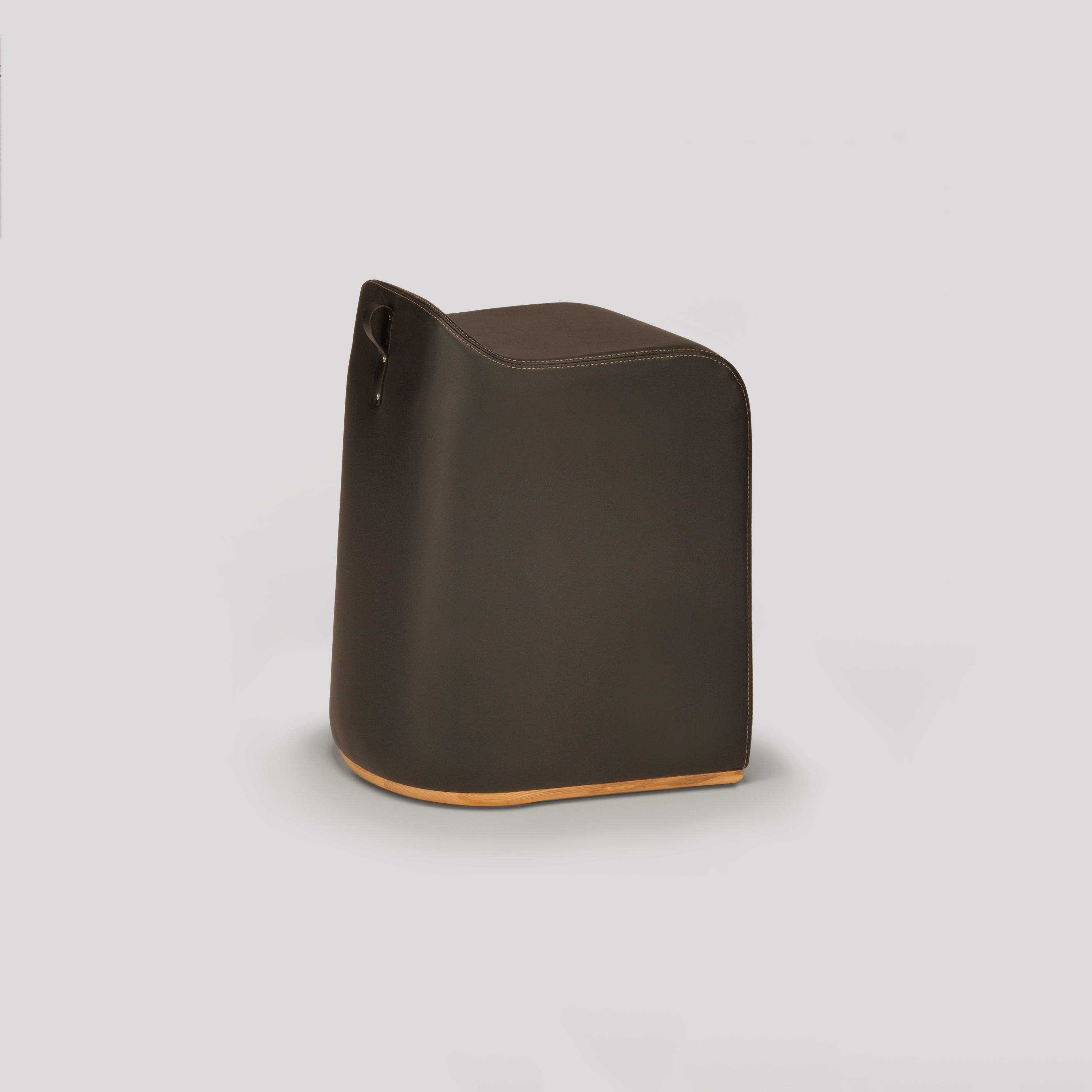 independent saddlestool-dining
