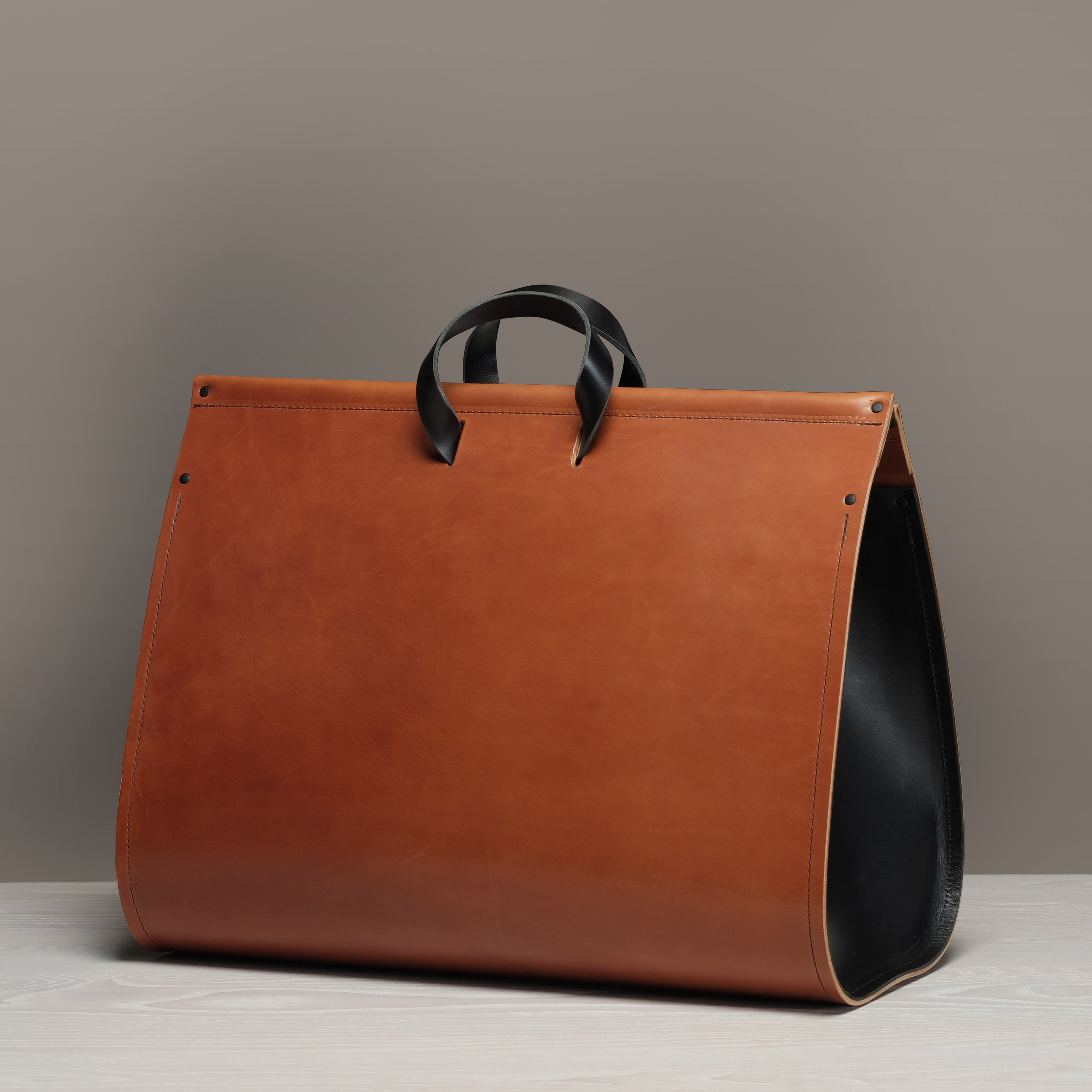 Display product independent este leather satchel from manufacturer Skram