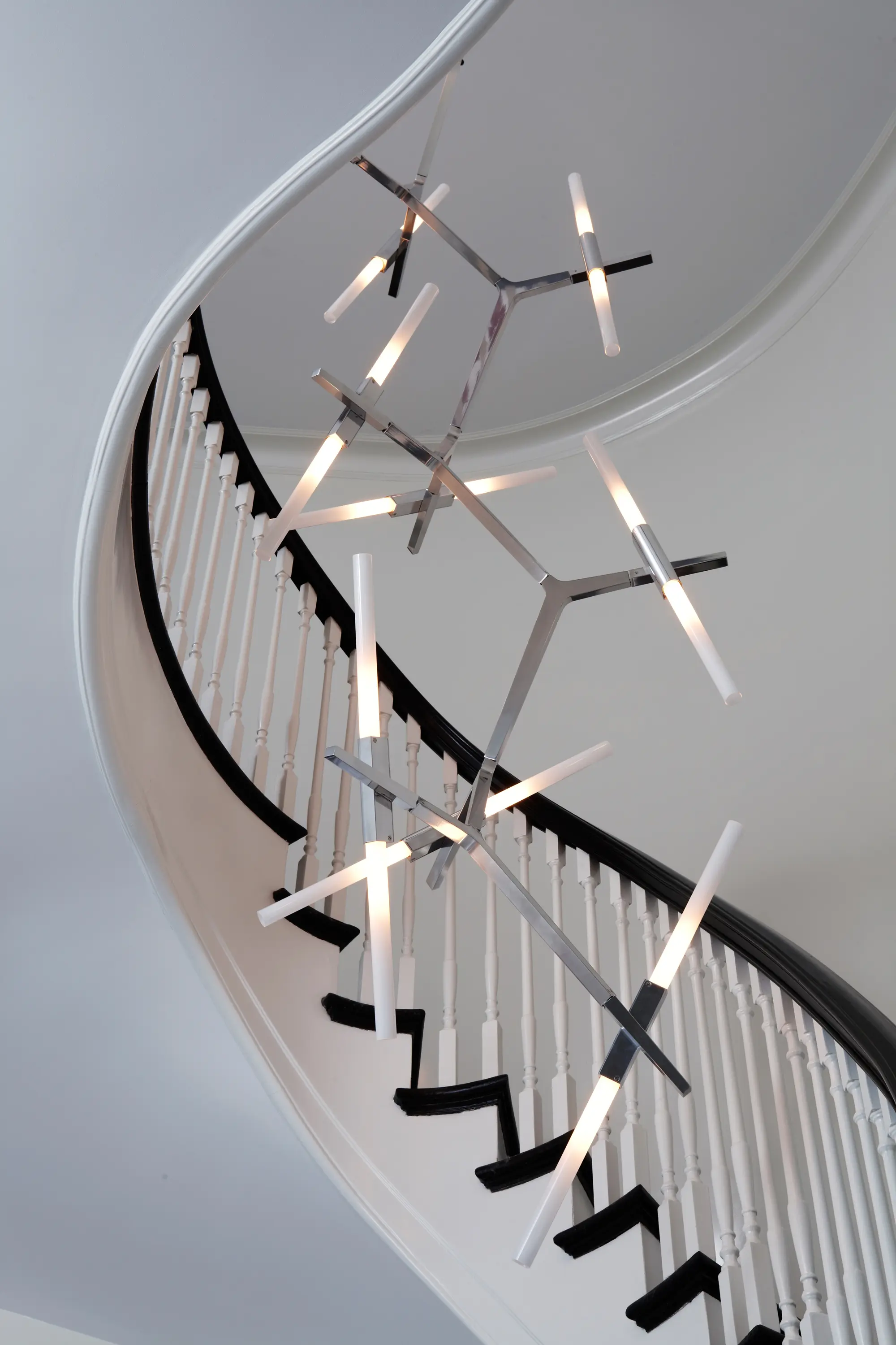 Roll & Hill - Agnes Cascade - 20 Lights (Black)