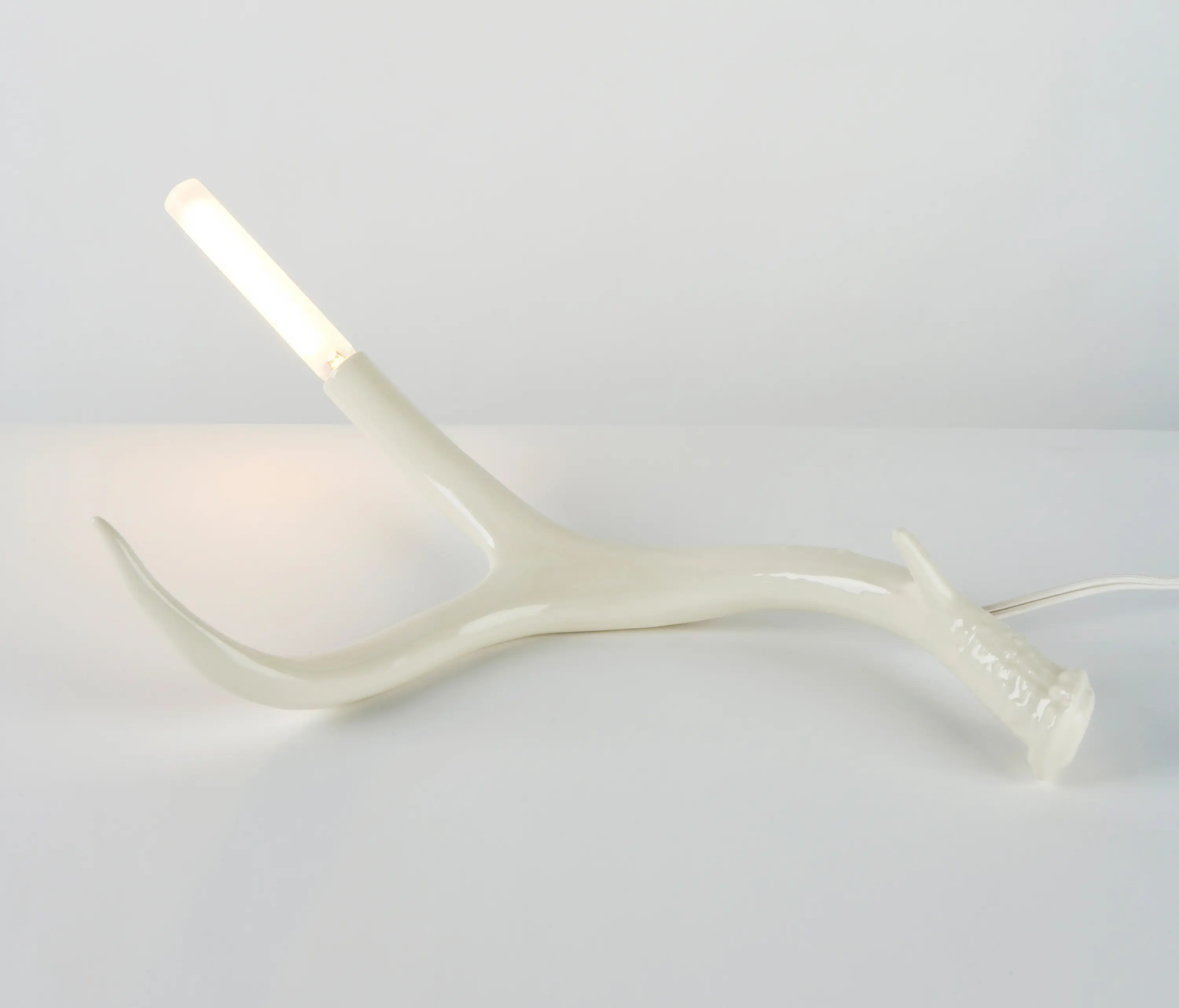 Roll & Hill - Superordinate Antler Table Lamp (White)